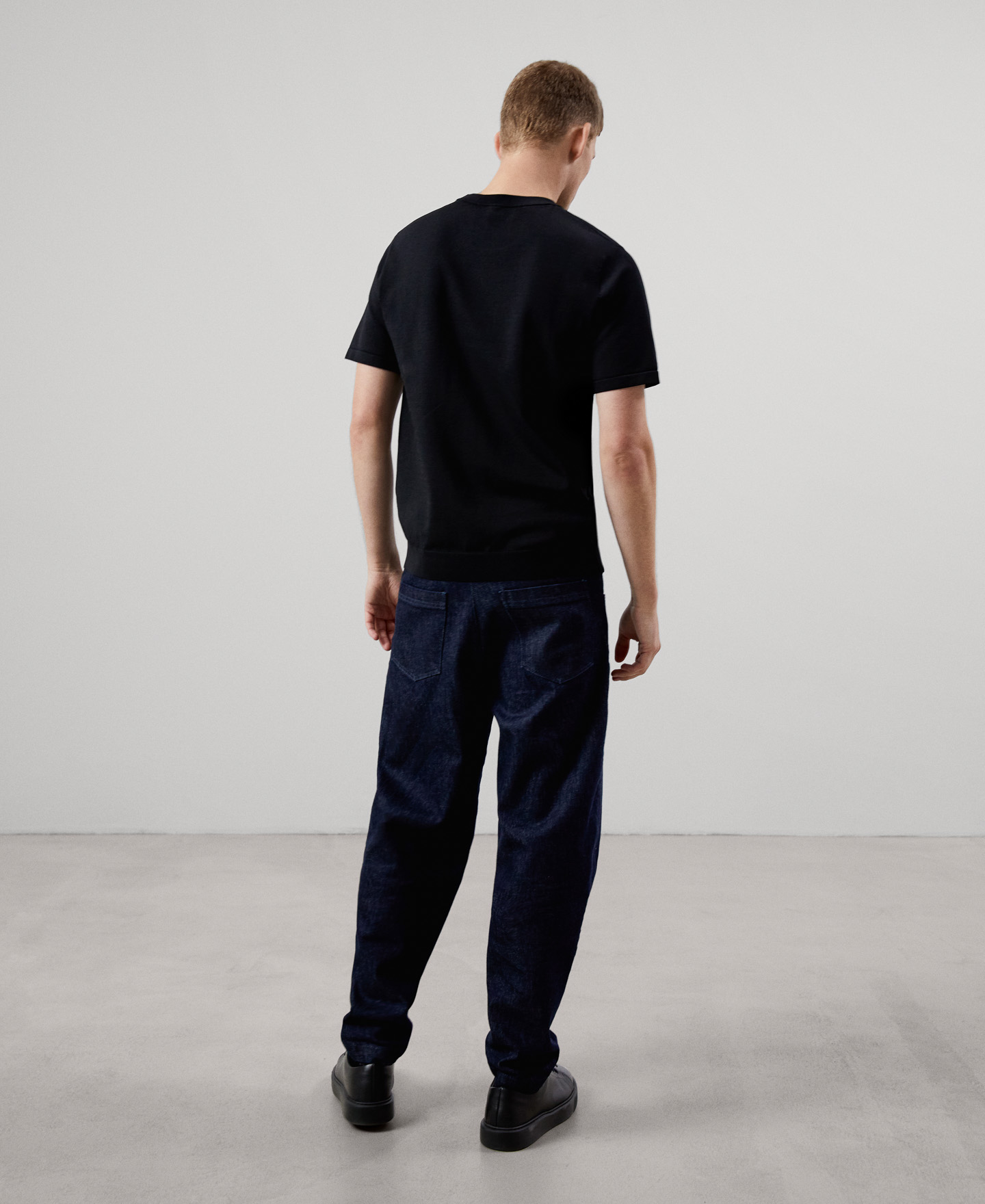 Crew neck knitted t-shirt image number 2
