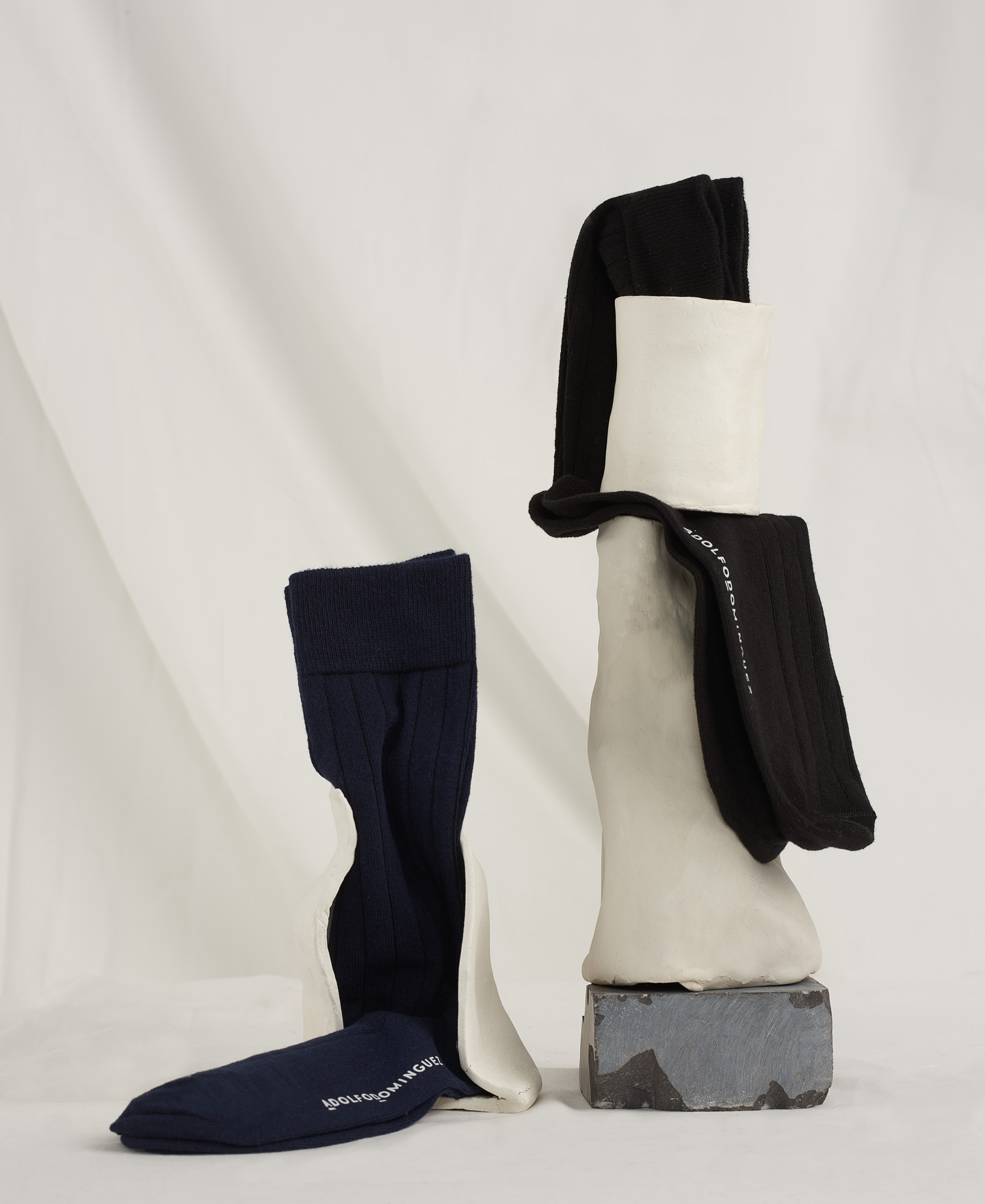 Pack Abriga tus pies negro y azul fino image number 0