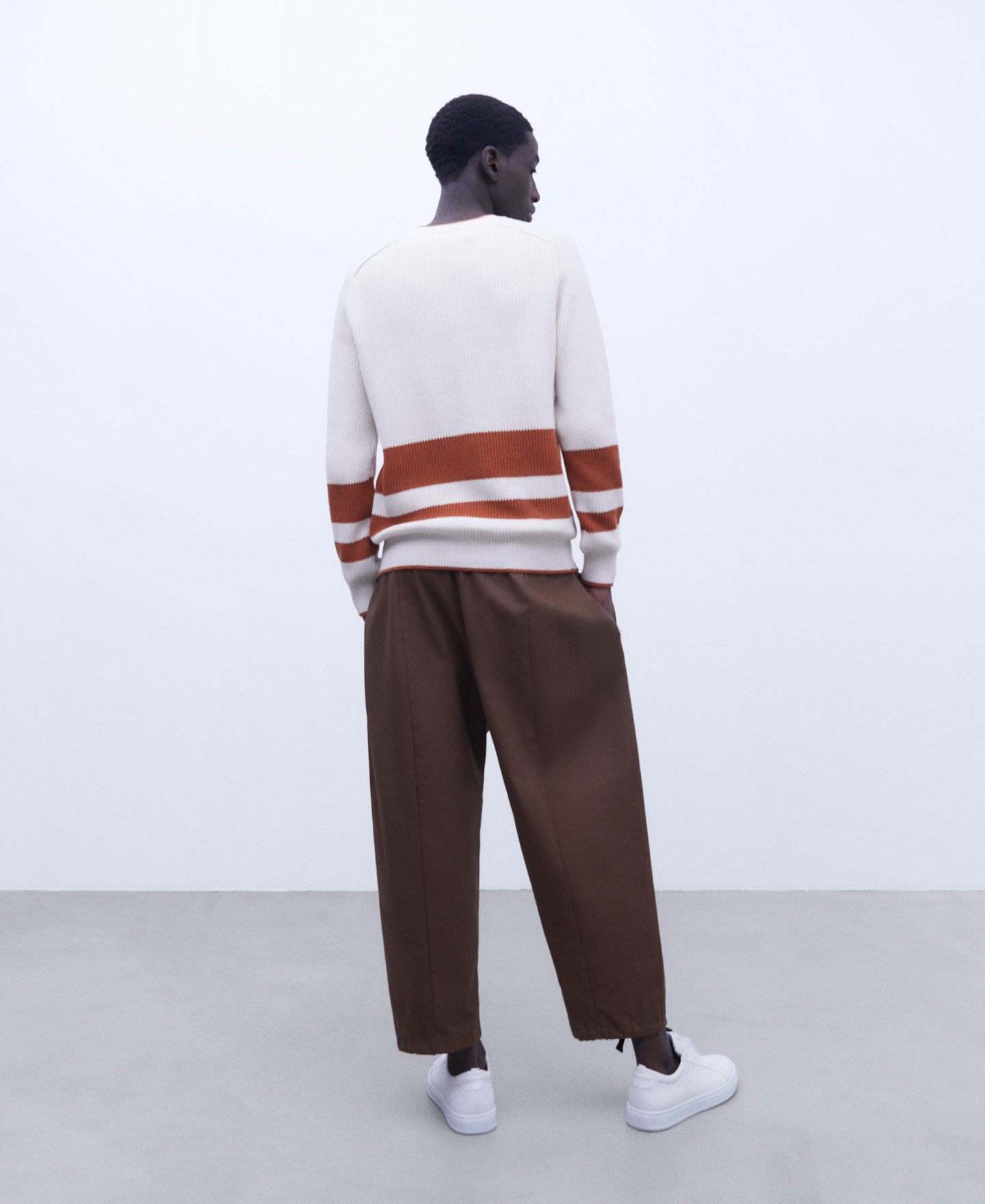 Cotton round neck sweater image number 2