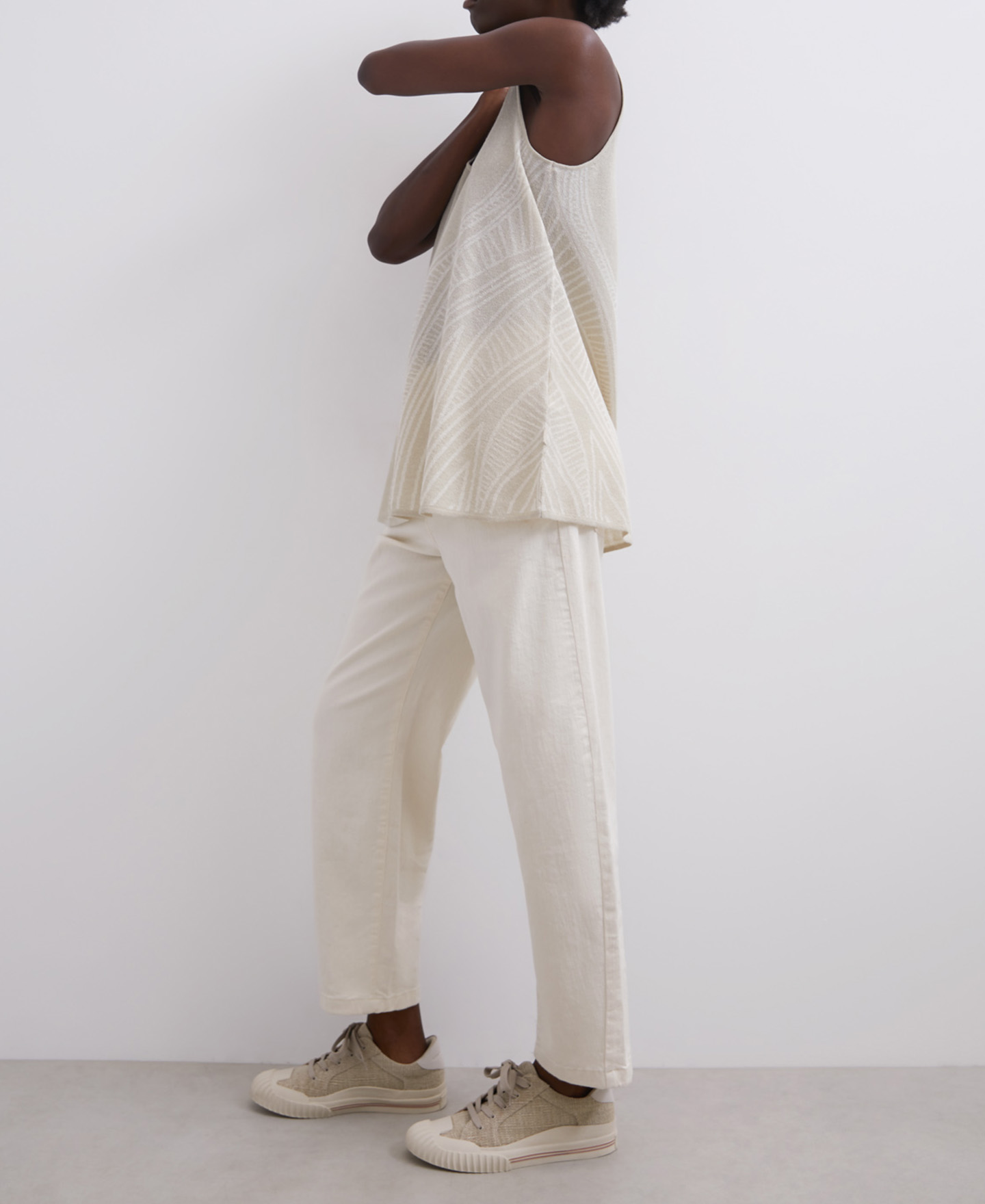 Green top in linen jacquard image number 2