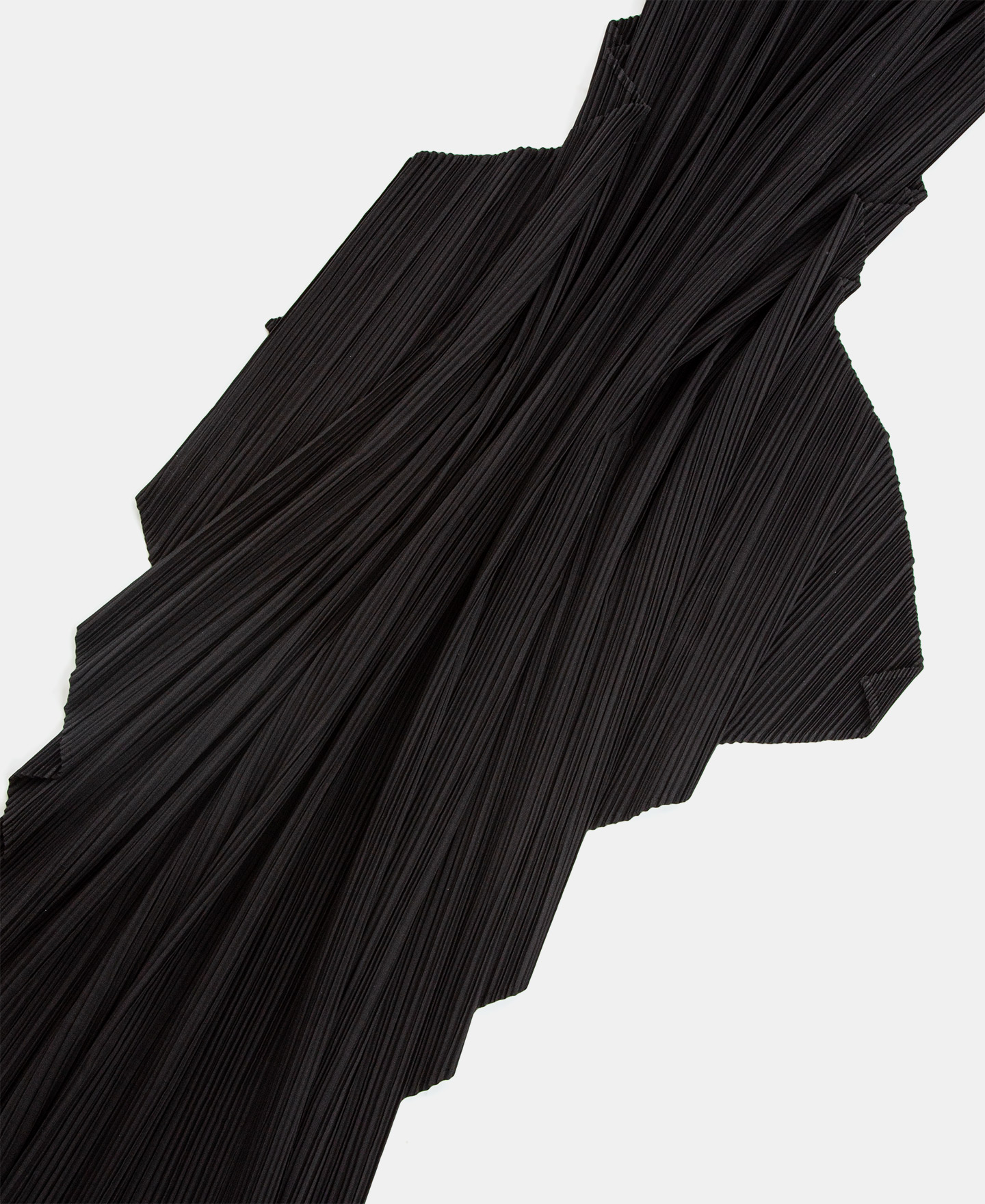 Pleated shawl image number 2