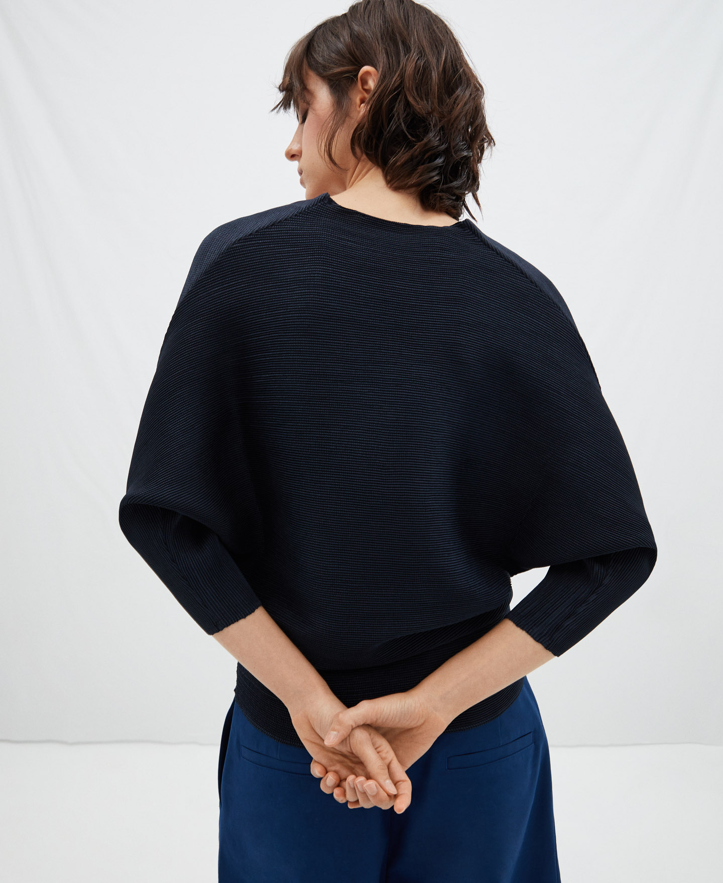 Jersey cuello pico en crinkle image number 2