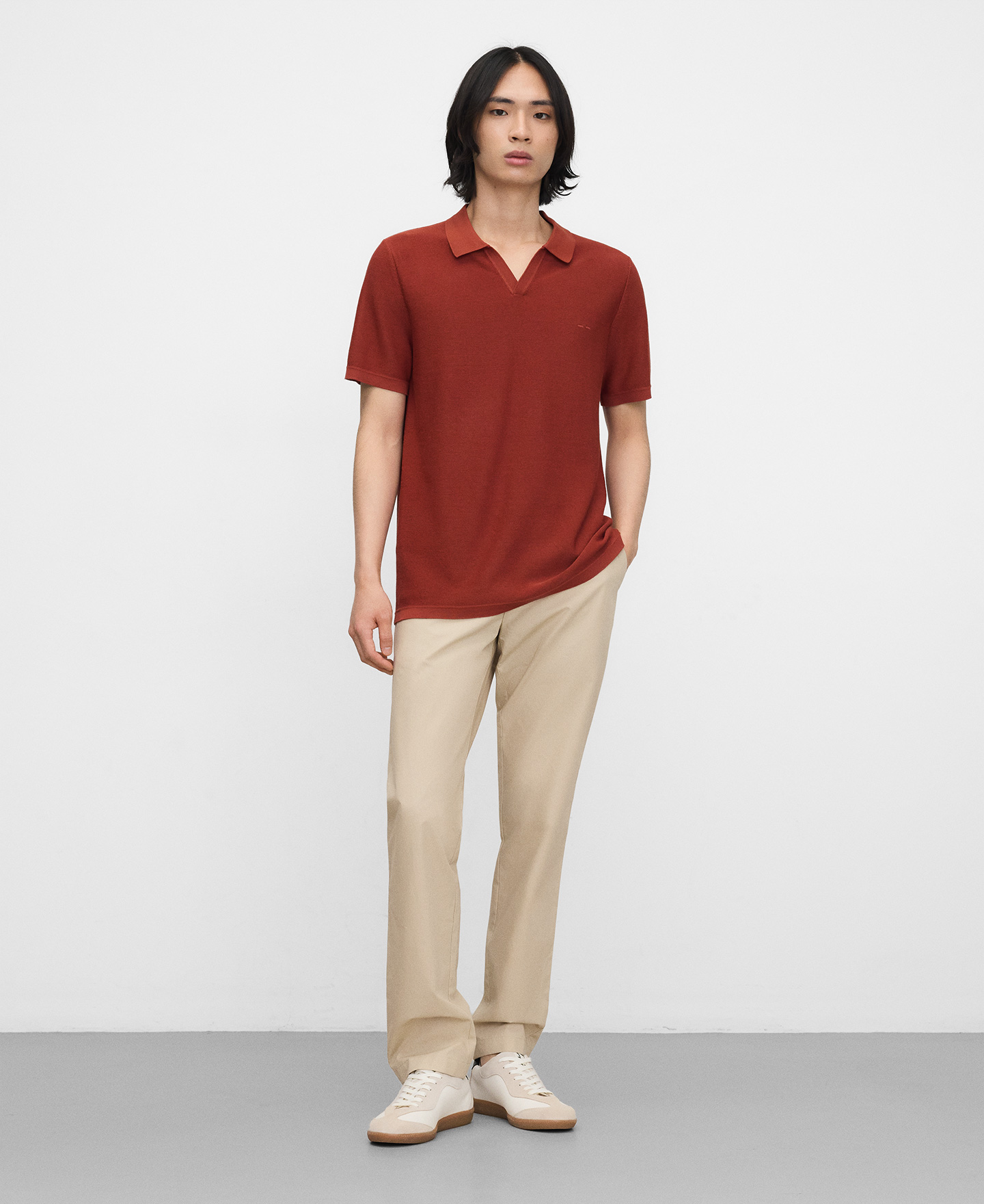 V-neck structured knit polo shirt image number 1