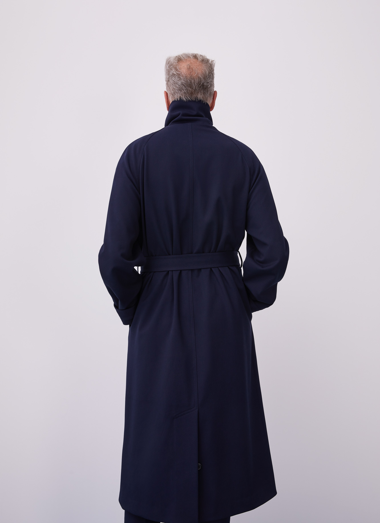 Gabardina de sarga azul marino image number 1