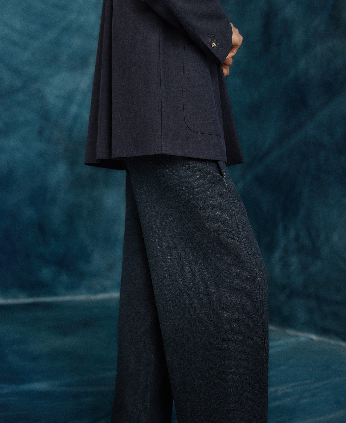 Knit barrel fit trousers man image number 3
