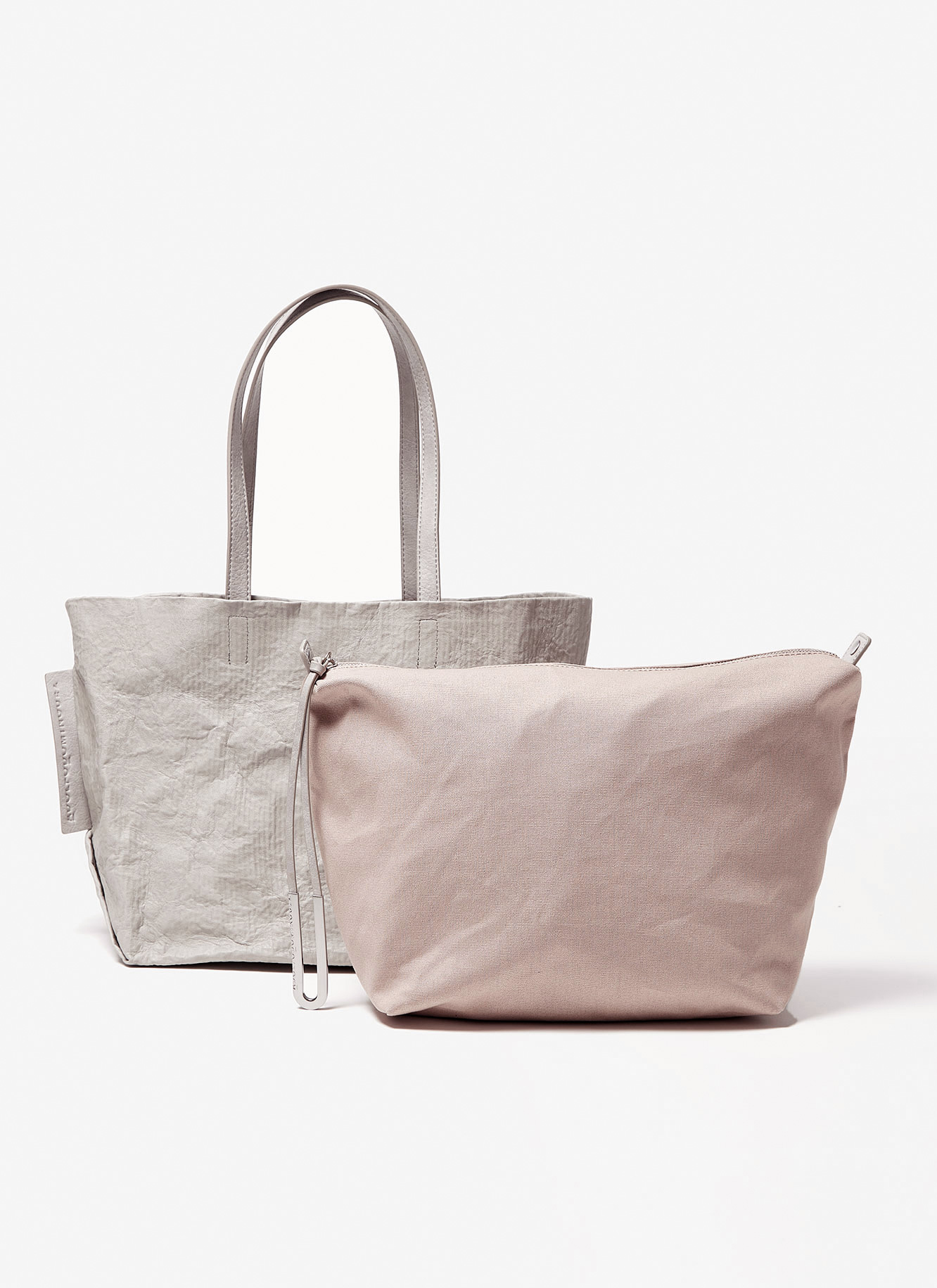 Shopper arrugado con bolsa extraíble image number 3