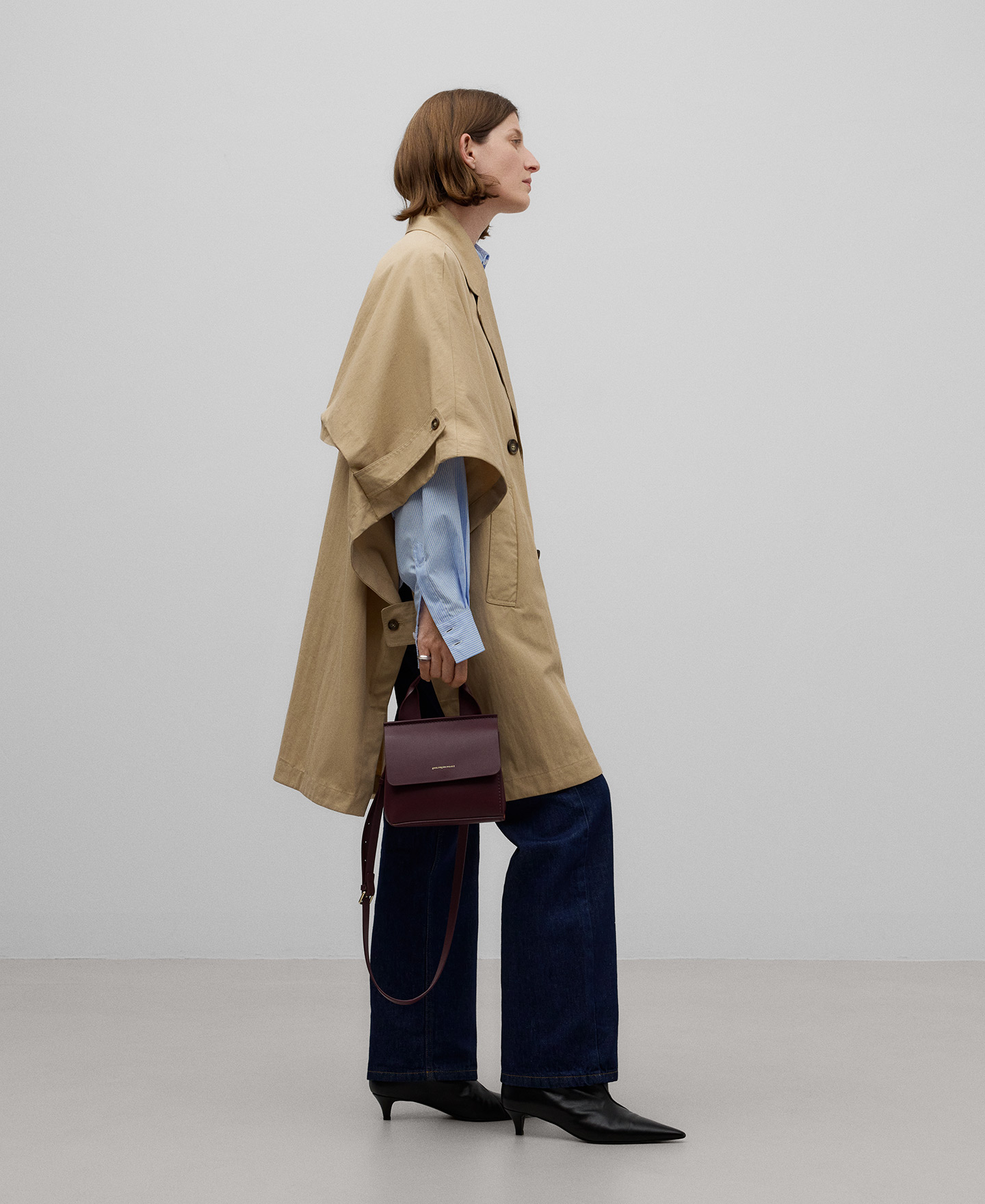 Capa tipo gabardina mujer image number 1