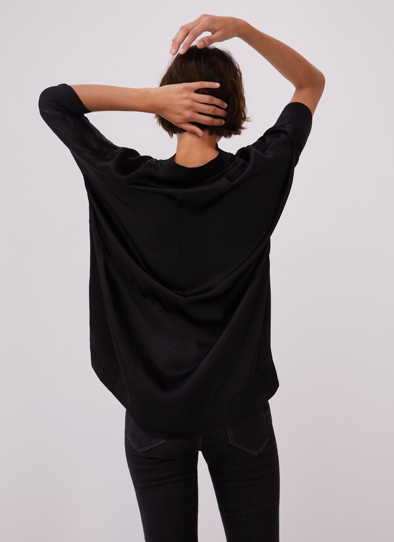 Blusa de viscosa con cuello mao image number 1