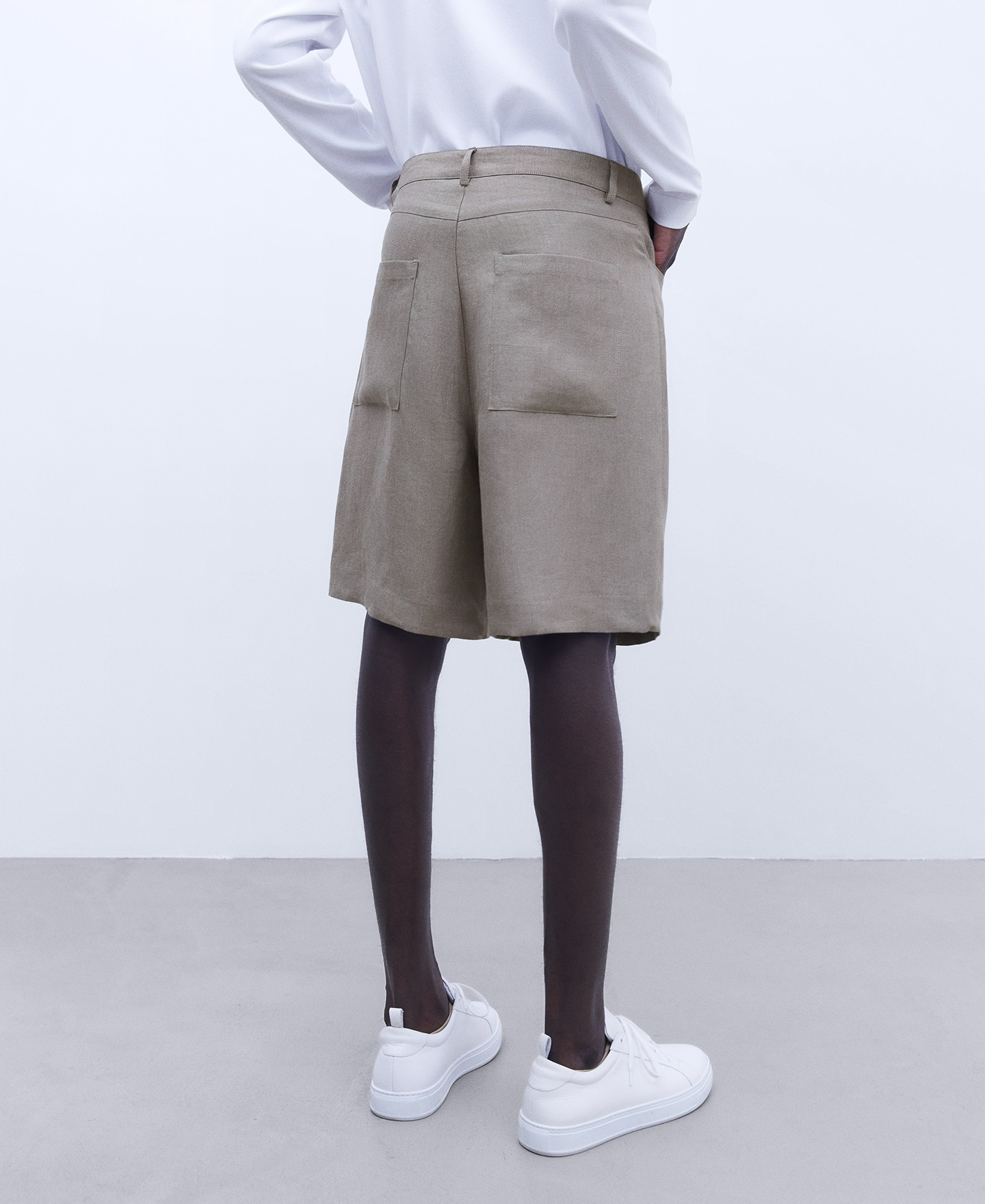 100% linen Bermuda shorts image number 2
