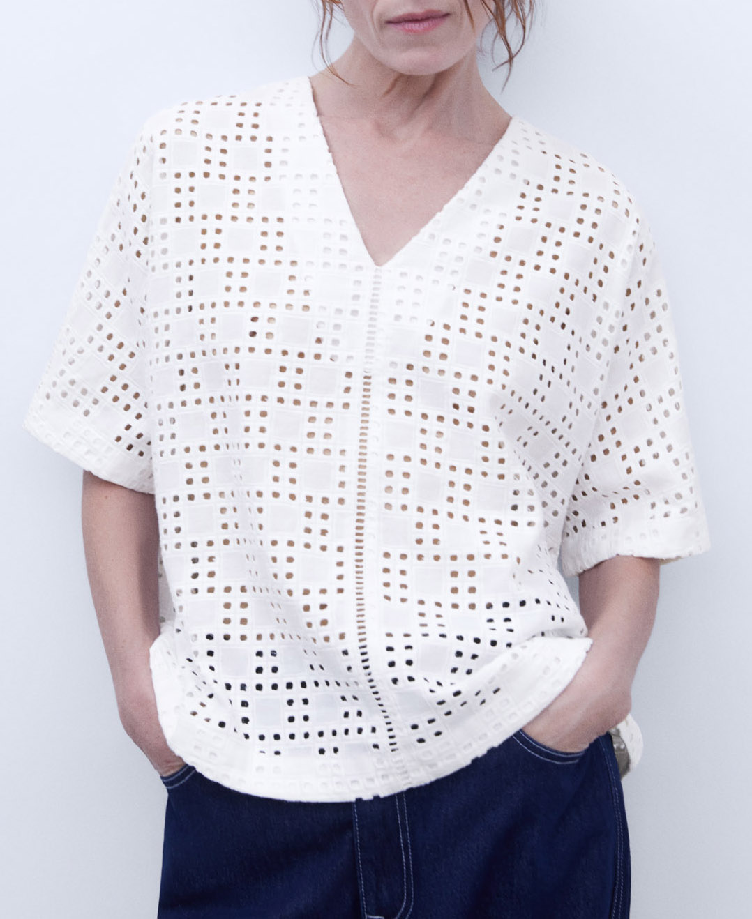 Embroidered V-neckline blouse image number 0