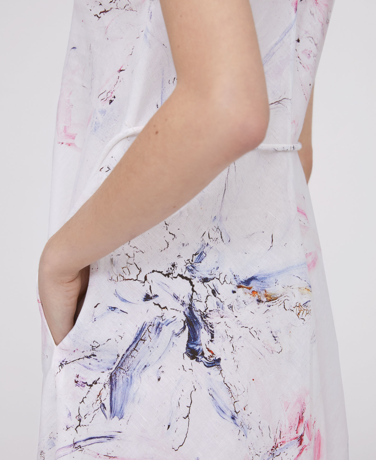 Drop sleeves printed midi dress image number 3