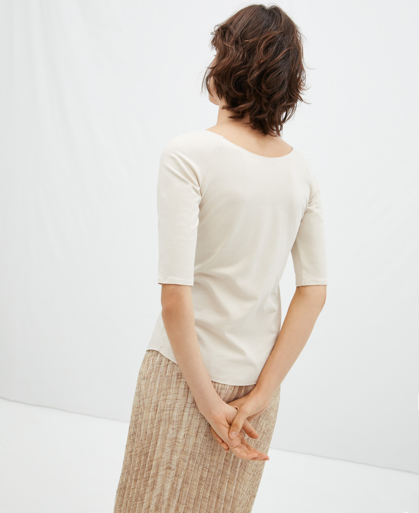 Round neck cotton t-shirt image number 2