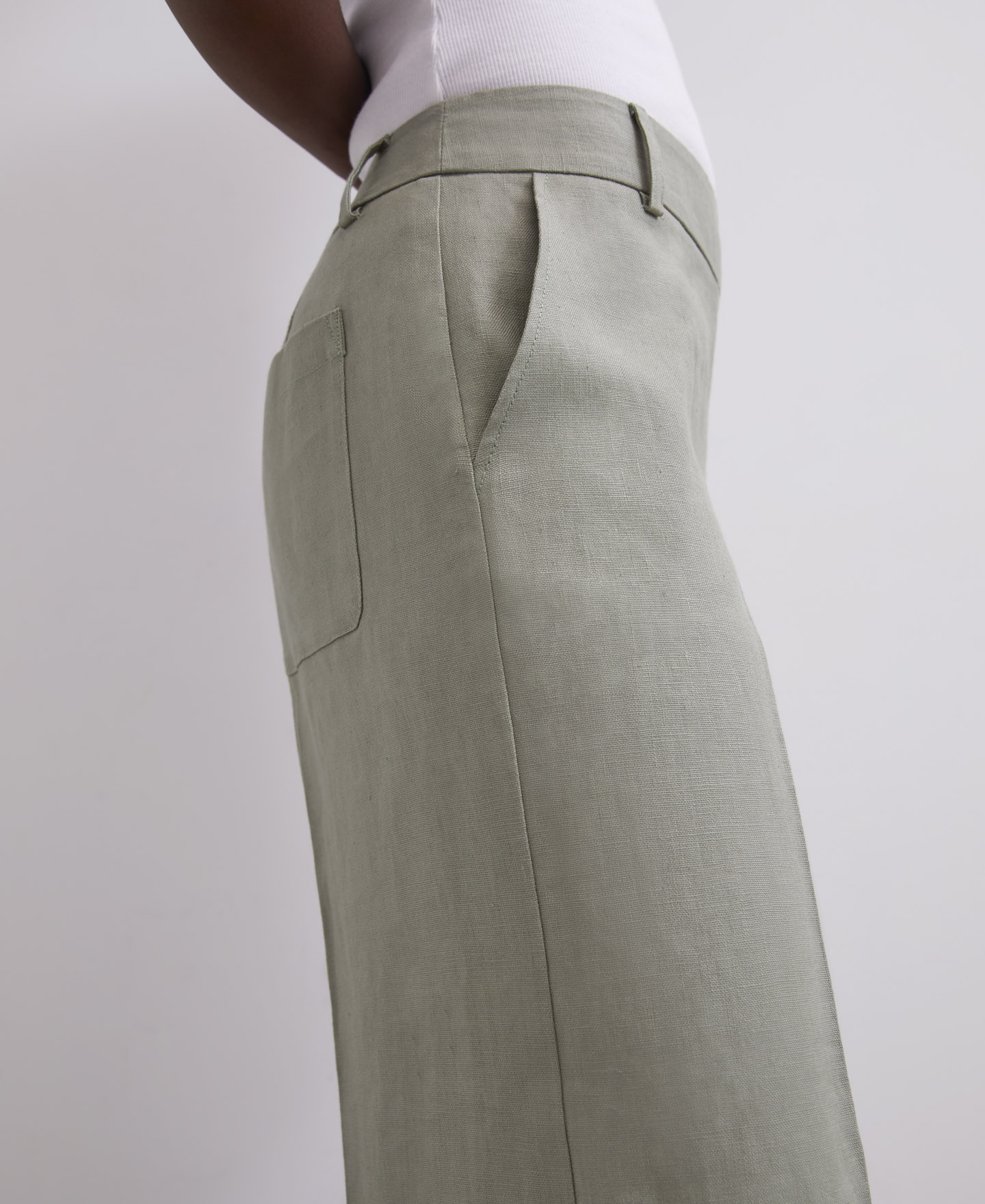 Green linen trousers image number 2