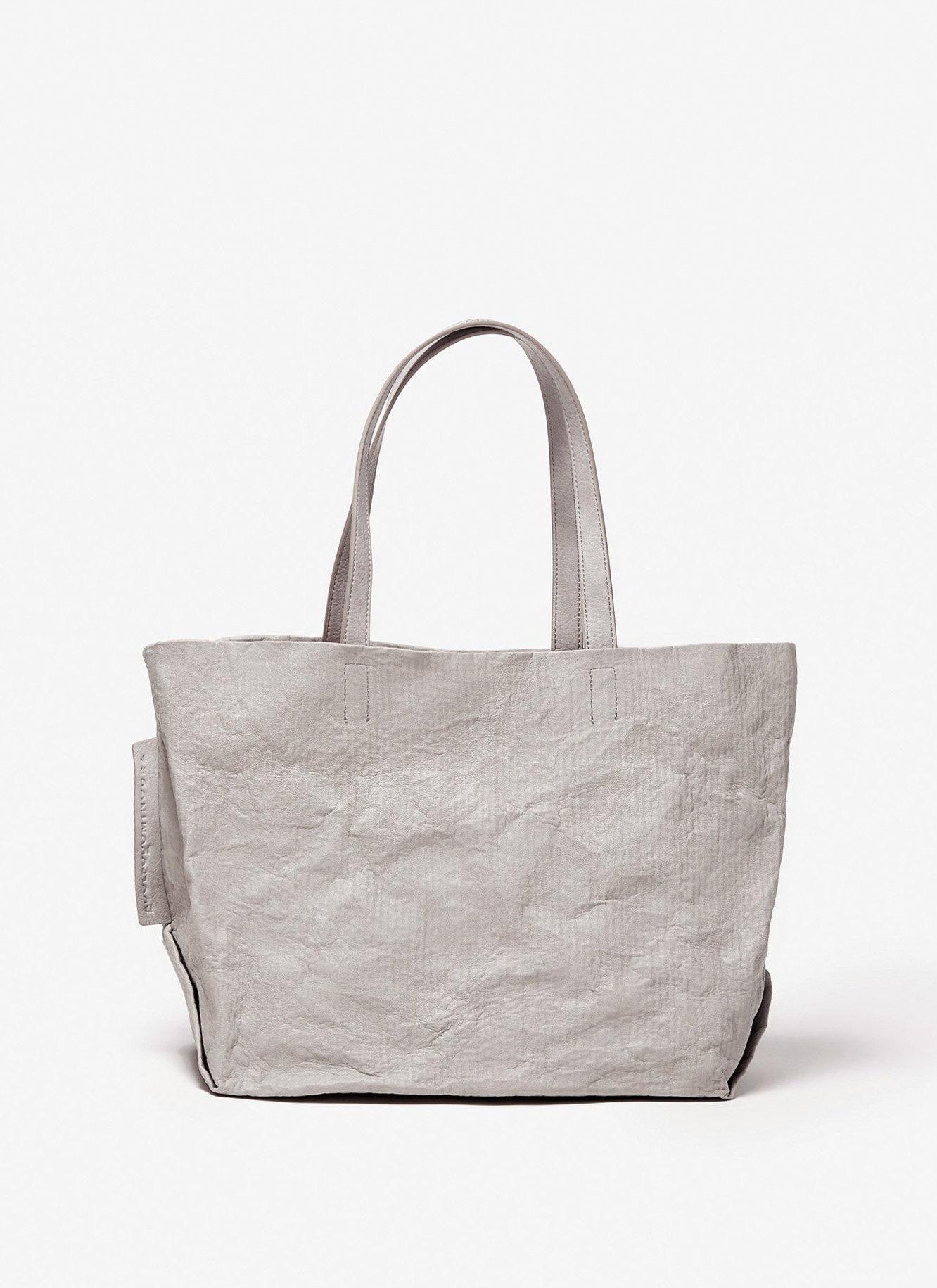 Shopper arrugado con bolsa extraíble image number 0