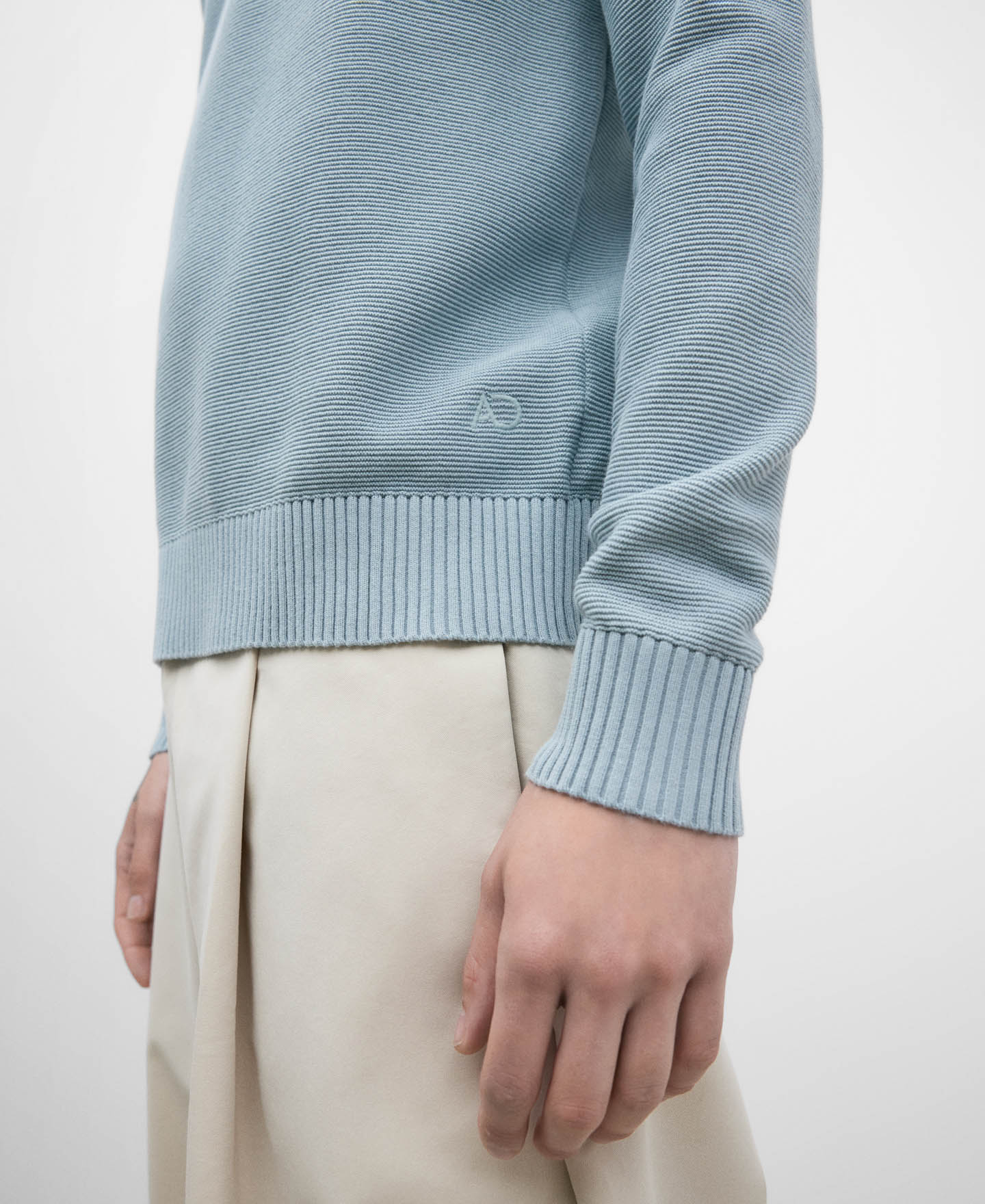 Men's light blue knitted sweater image number 3