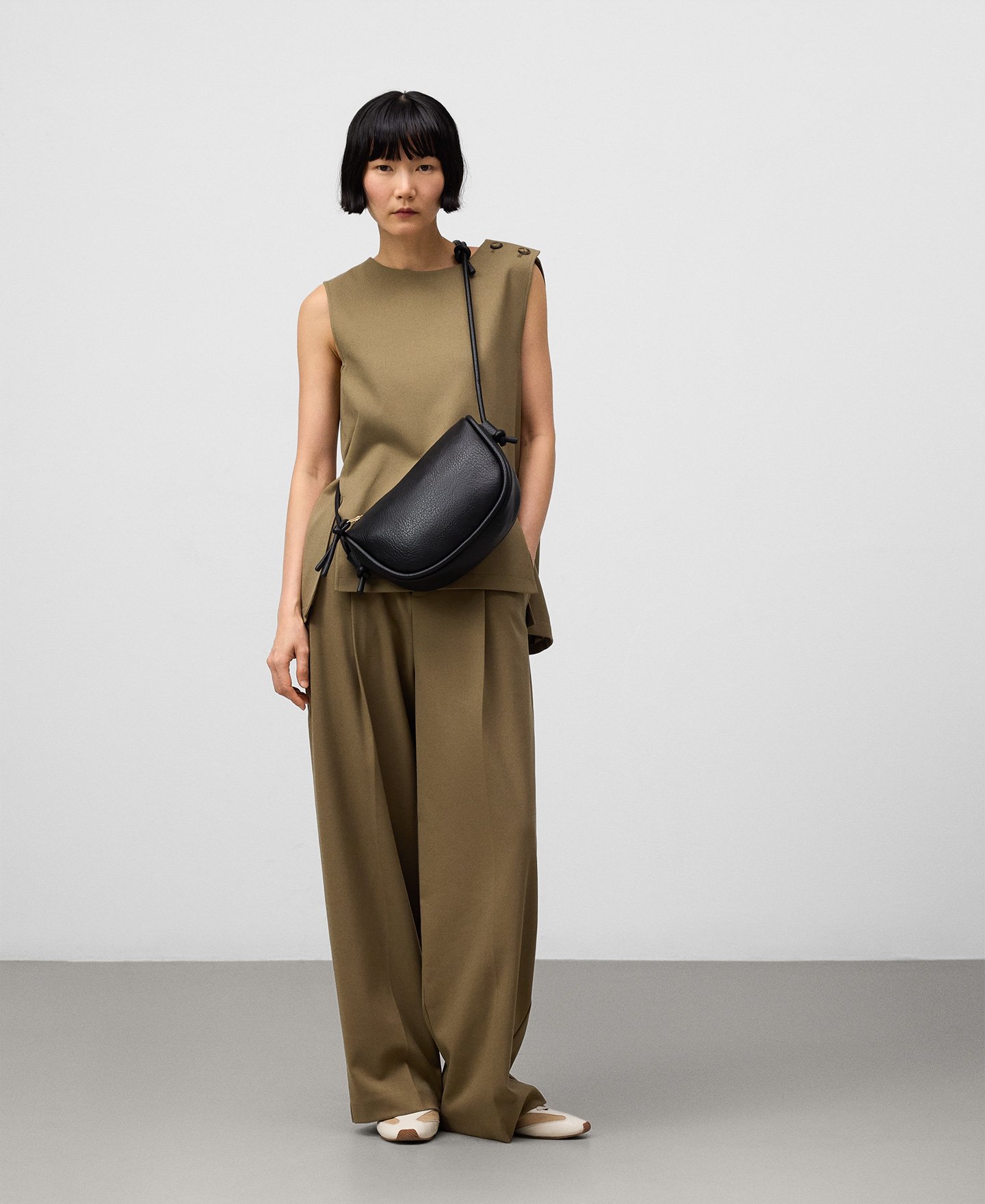 Luna medium crossbody woman image number 4
