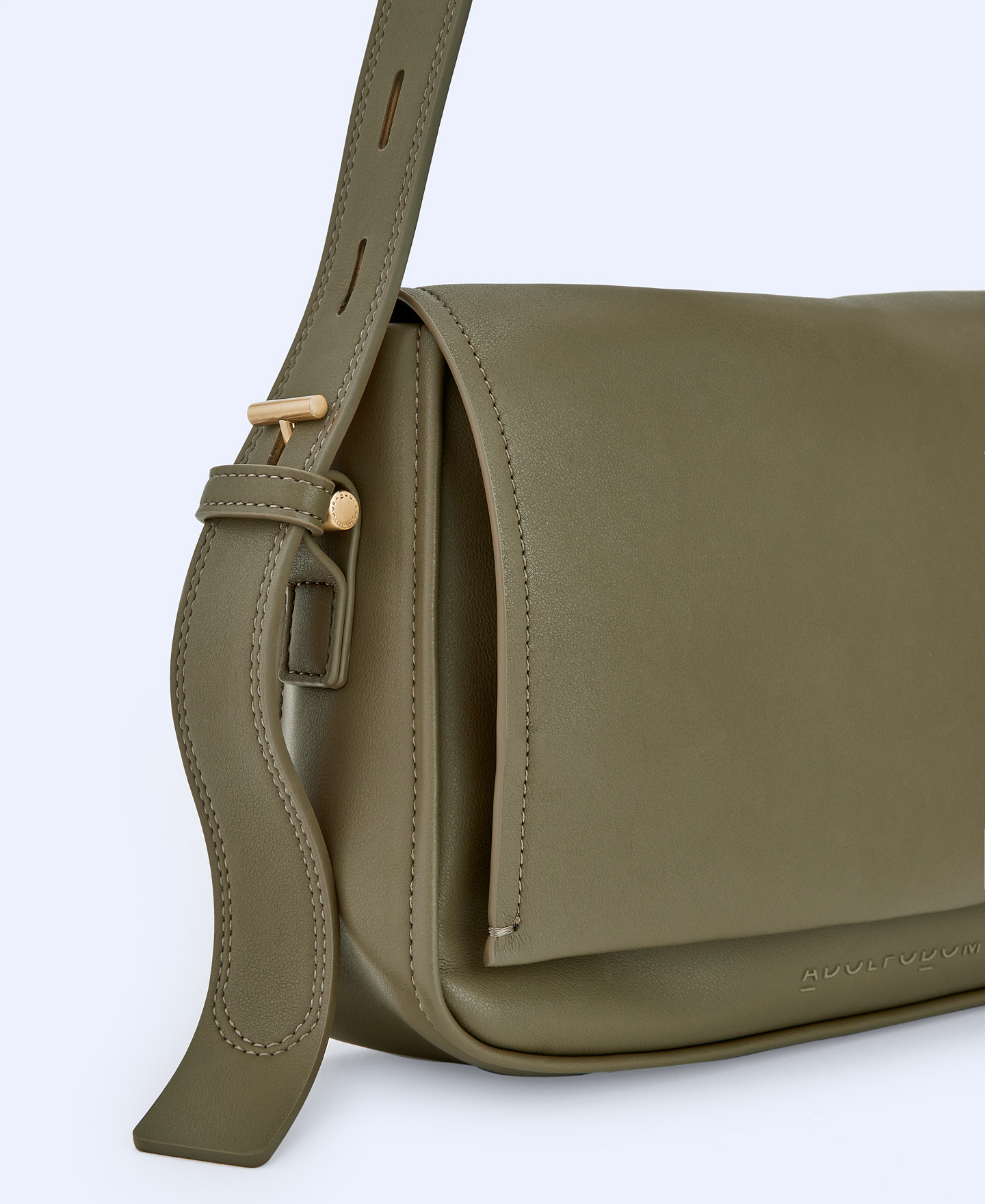 Smooth texture medium shoulder bag image number 3