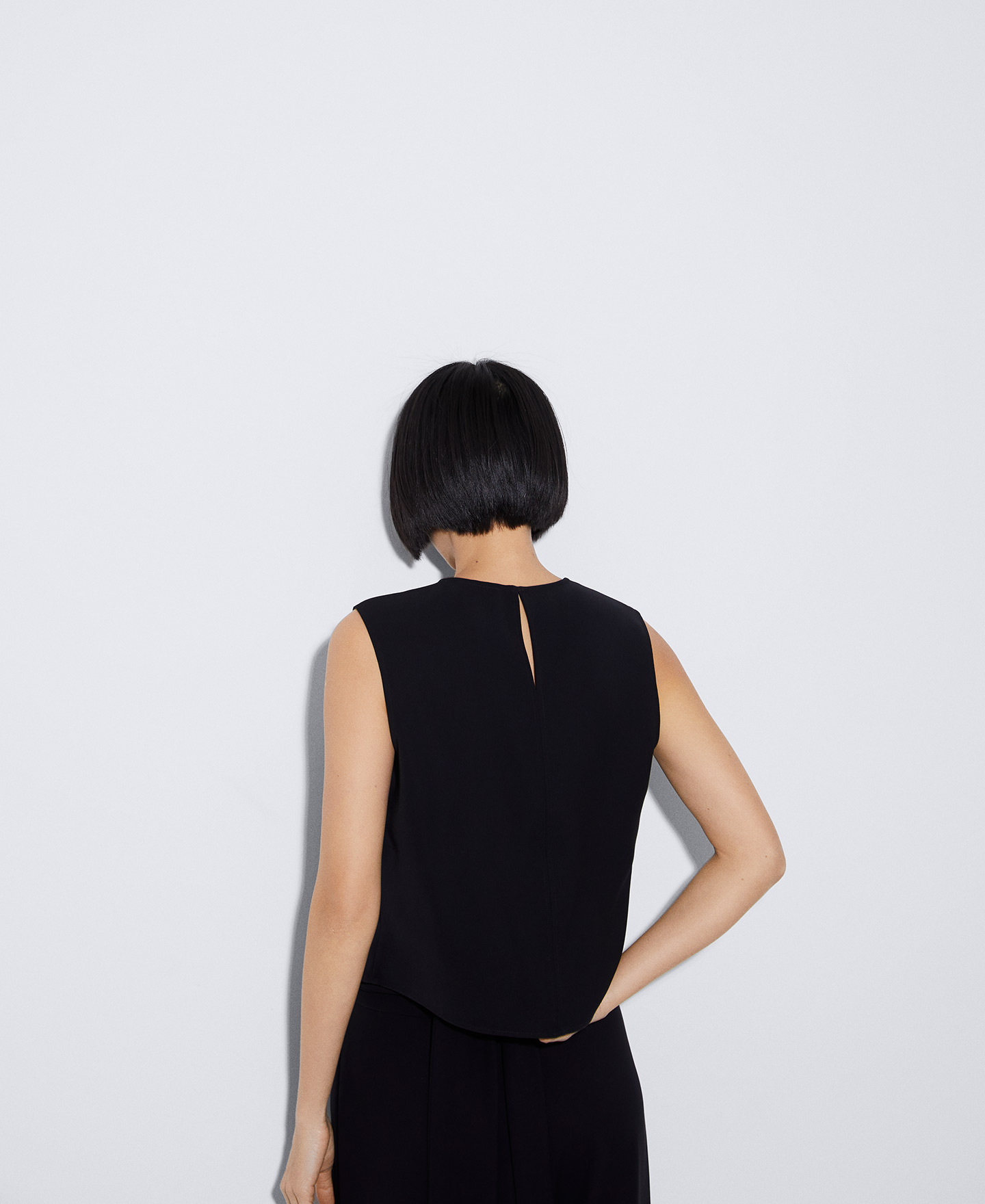 Straight top in recycled polyester image number 2