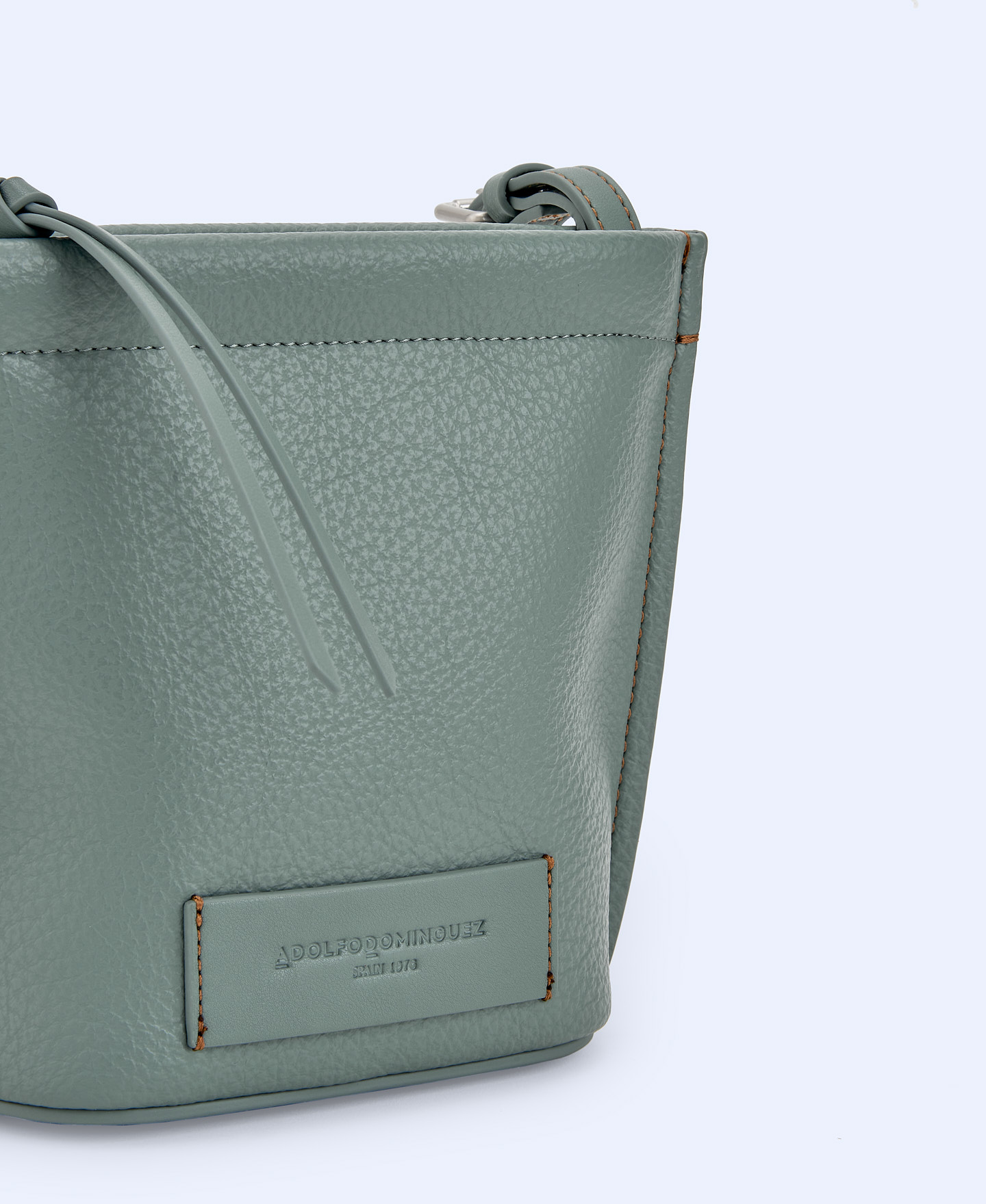 Grain textured small shoulder bag image number 2
