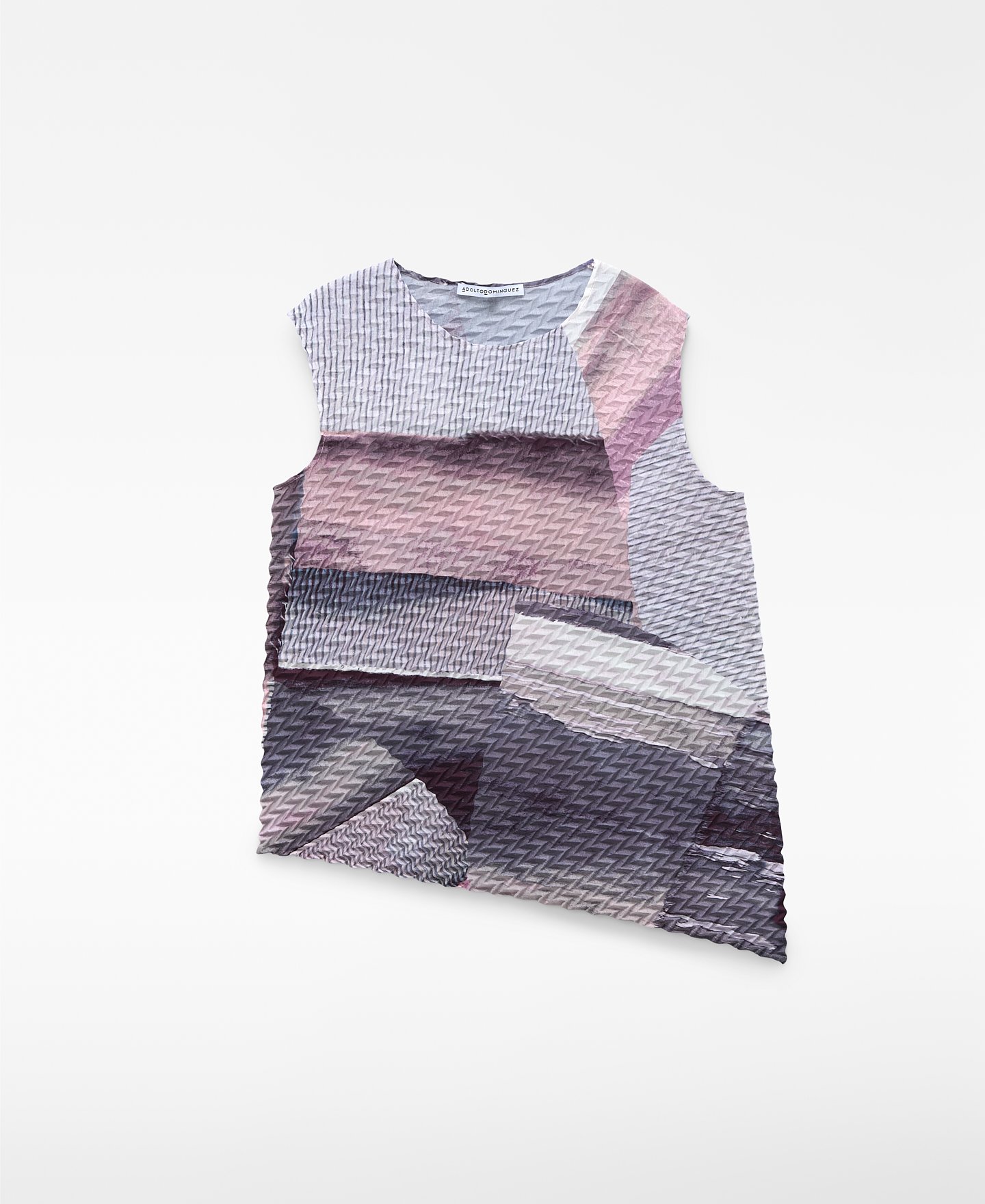 Top asim&eacute;trico crinkle estampado image number 4