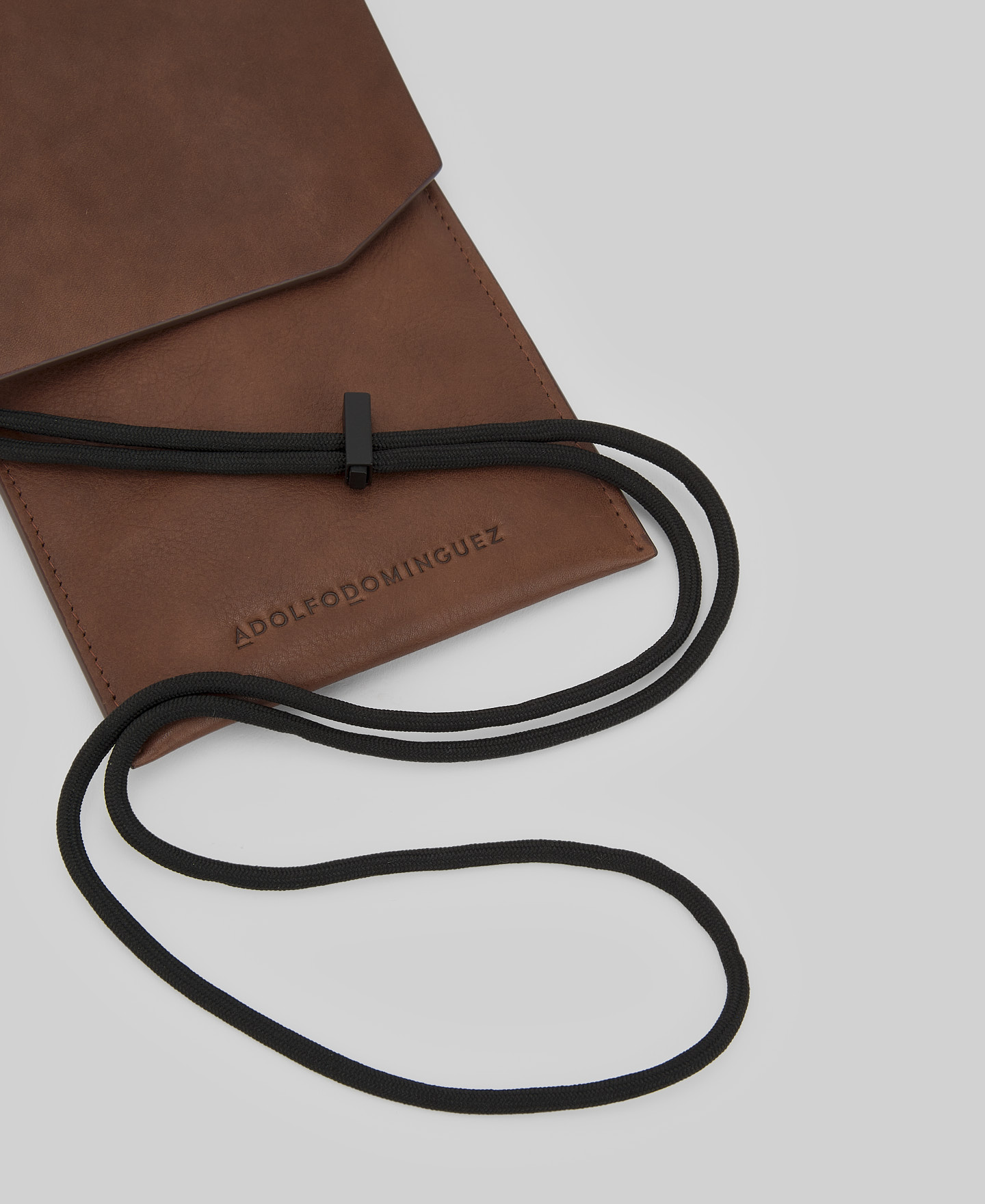 Leather mobile phone holder man image number 1