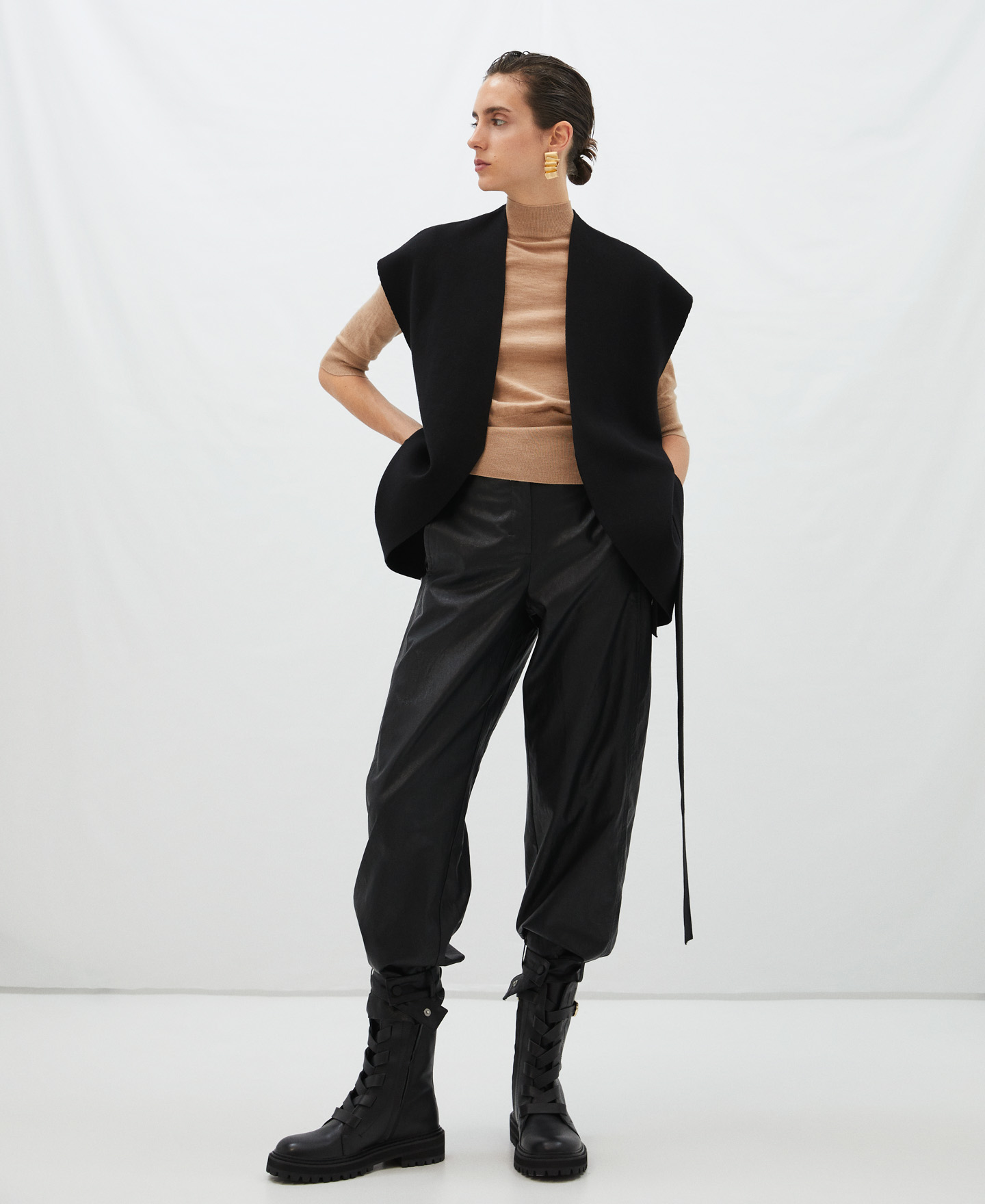 Merino wool perkins collar sweater image number 1