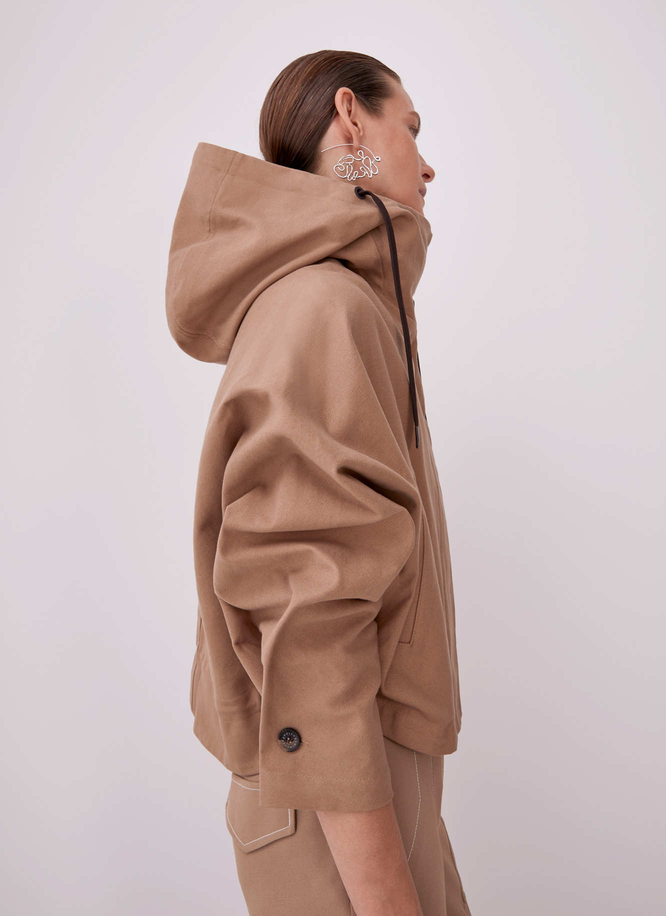 Cazadora corta oversize con capucha image number 2