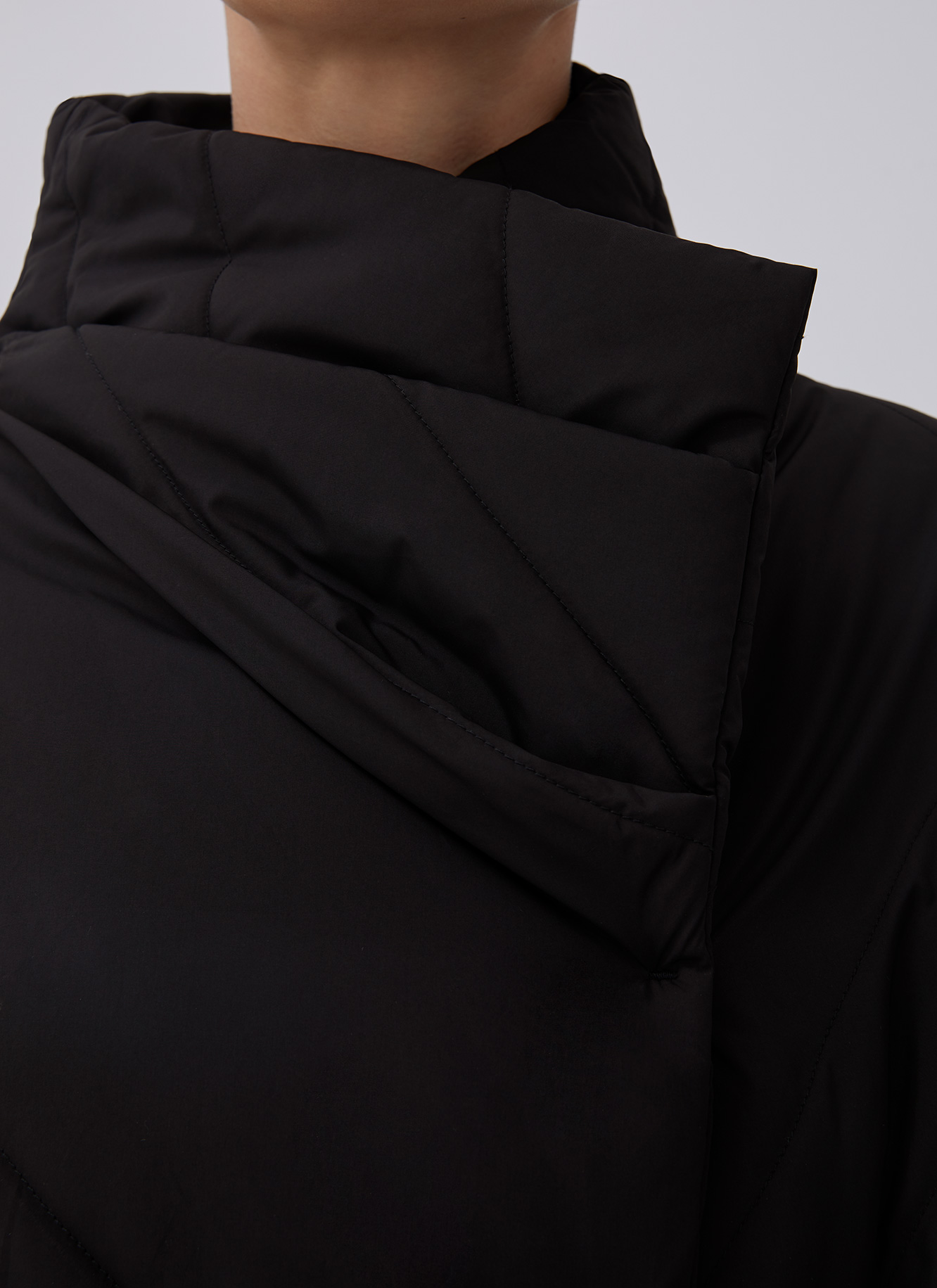 Chaqueta acolchada con cierre lateral image number 2