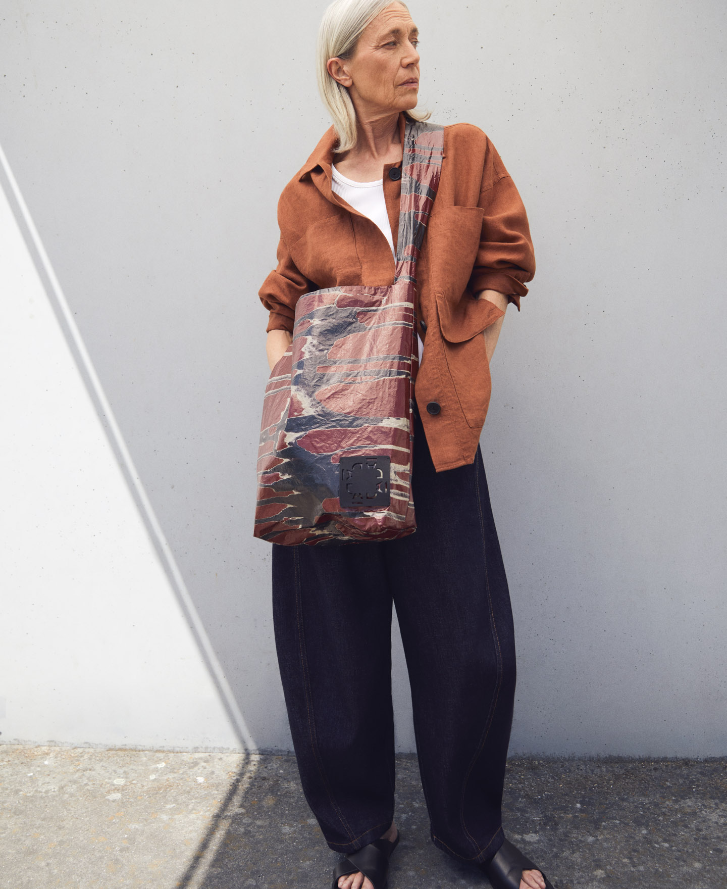 Recycled material shoulder bag image number 5