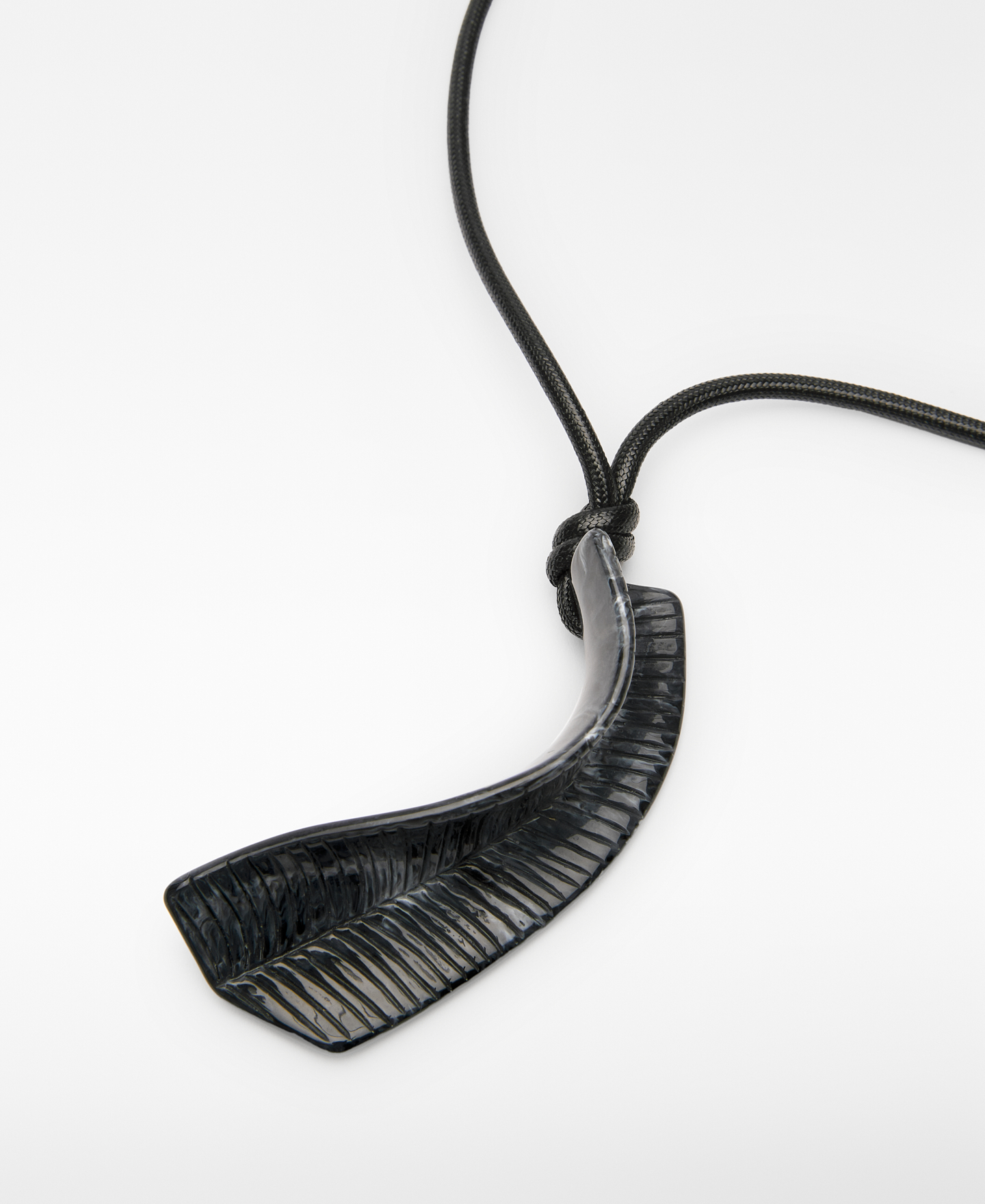 Collar hoja resina mujer image number 1