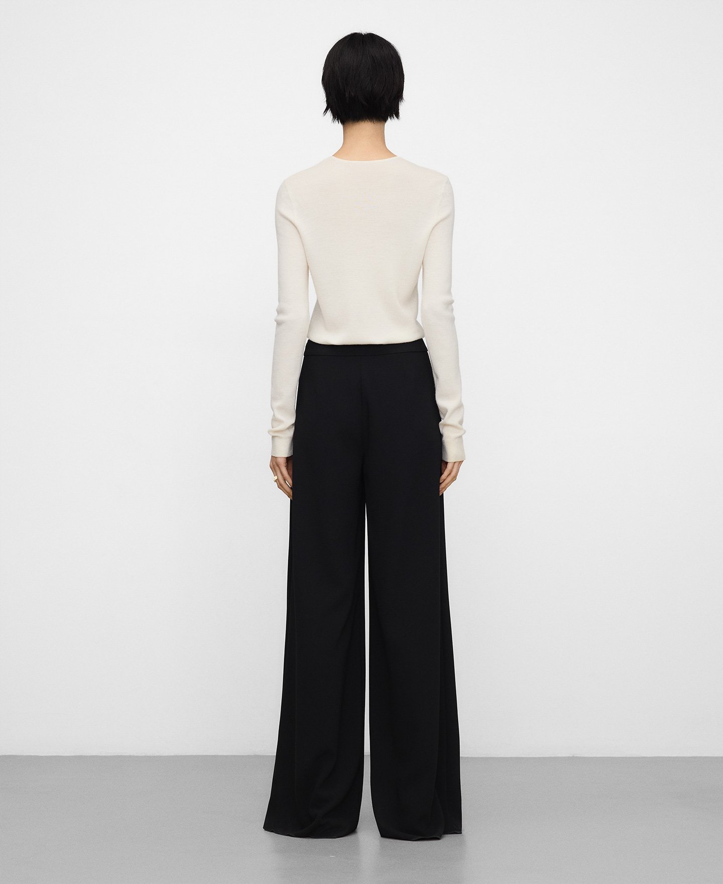 Flare trousers woman image number 2