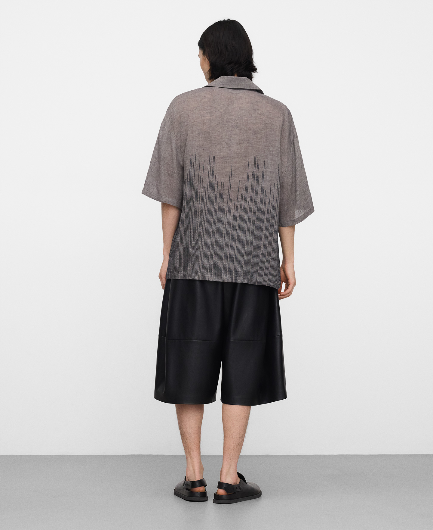 Linen bowling collar embroidered shirt image number 2