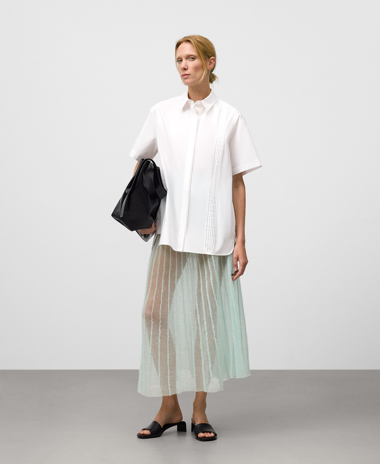 Sheer pleated skirt woman image number 1