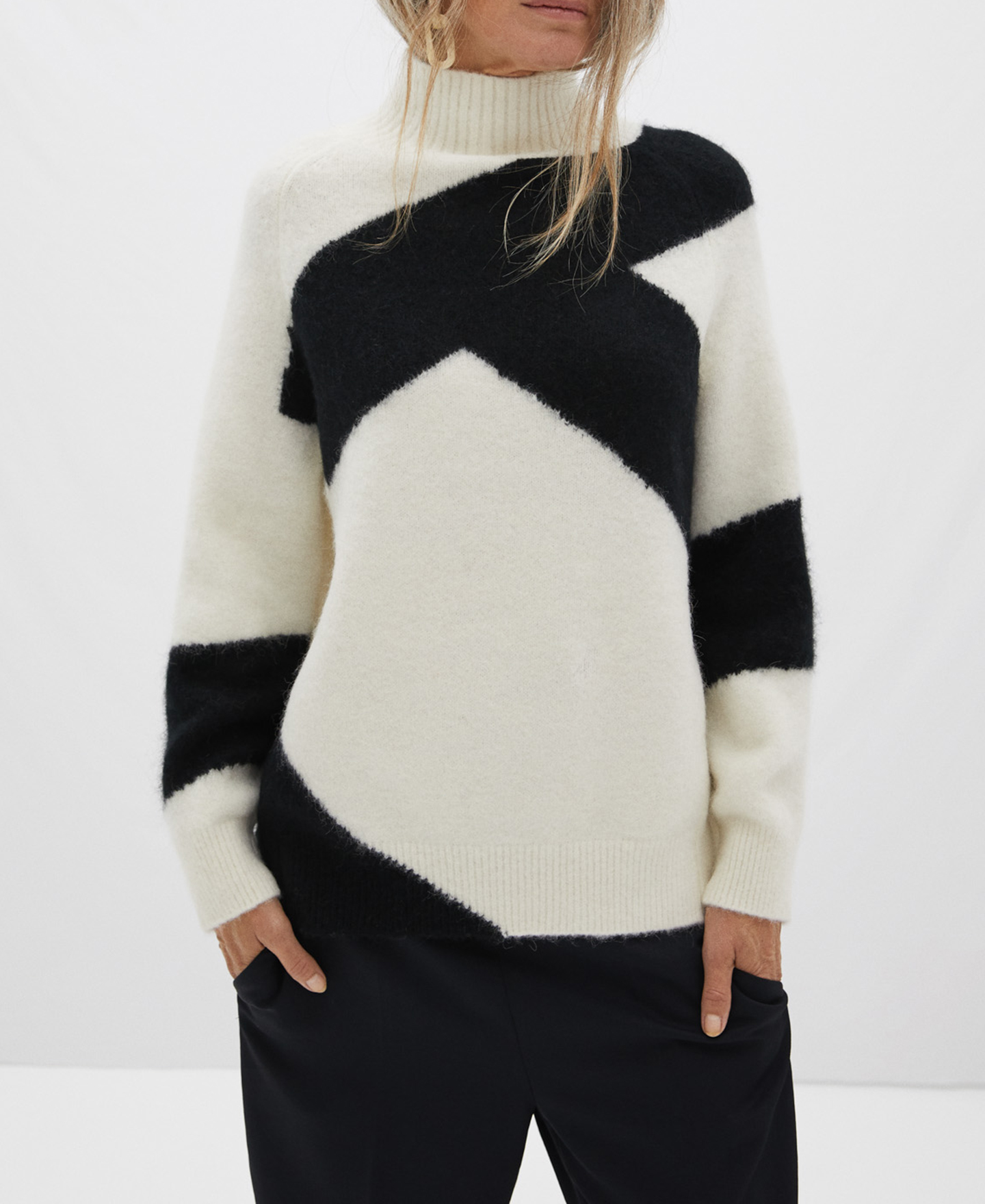 Intarsia sweater in wool knit image number 0