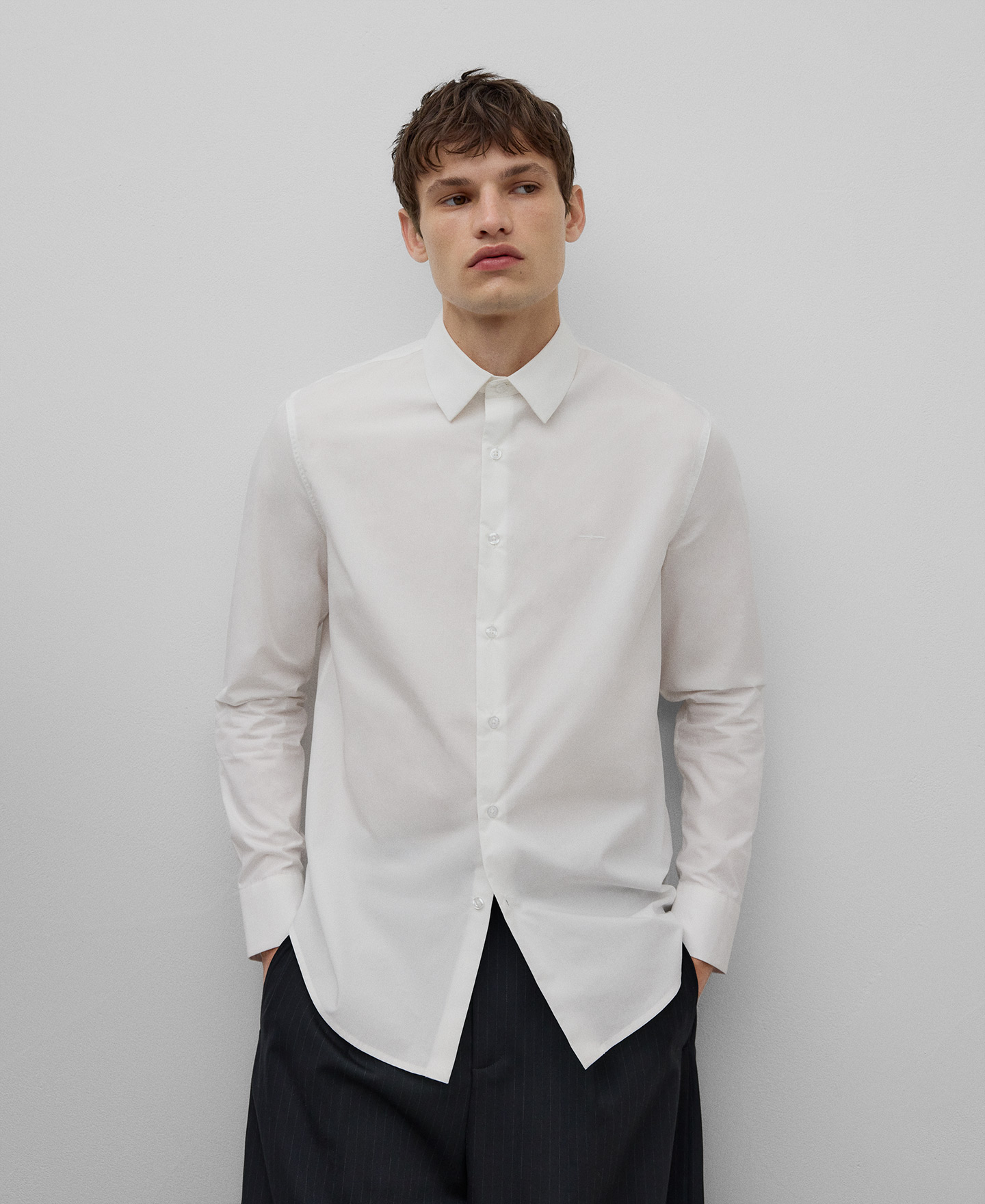 Camisa slim fit algod&oacute;n hombre image number 0