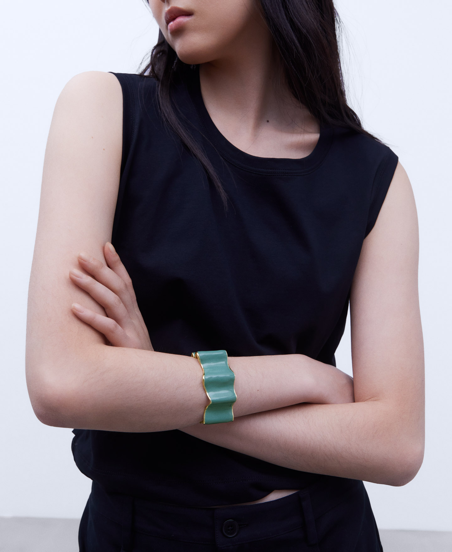 Pulsera pliegues en zinc y resina image number 3