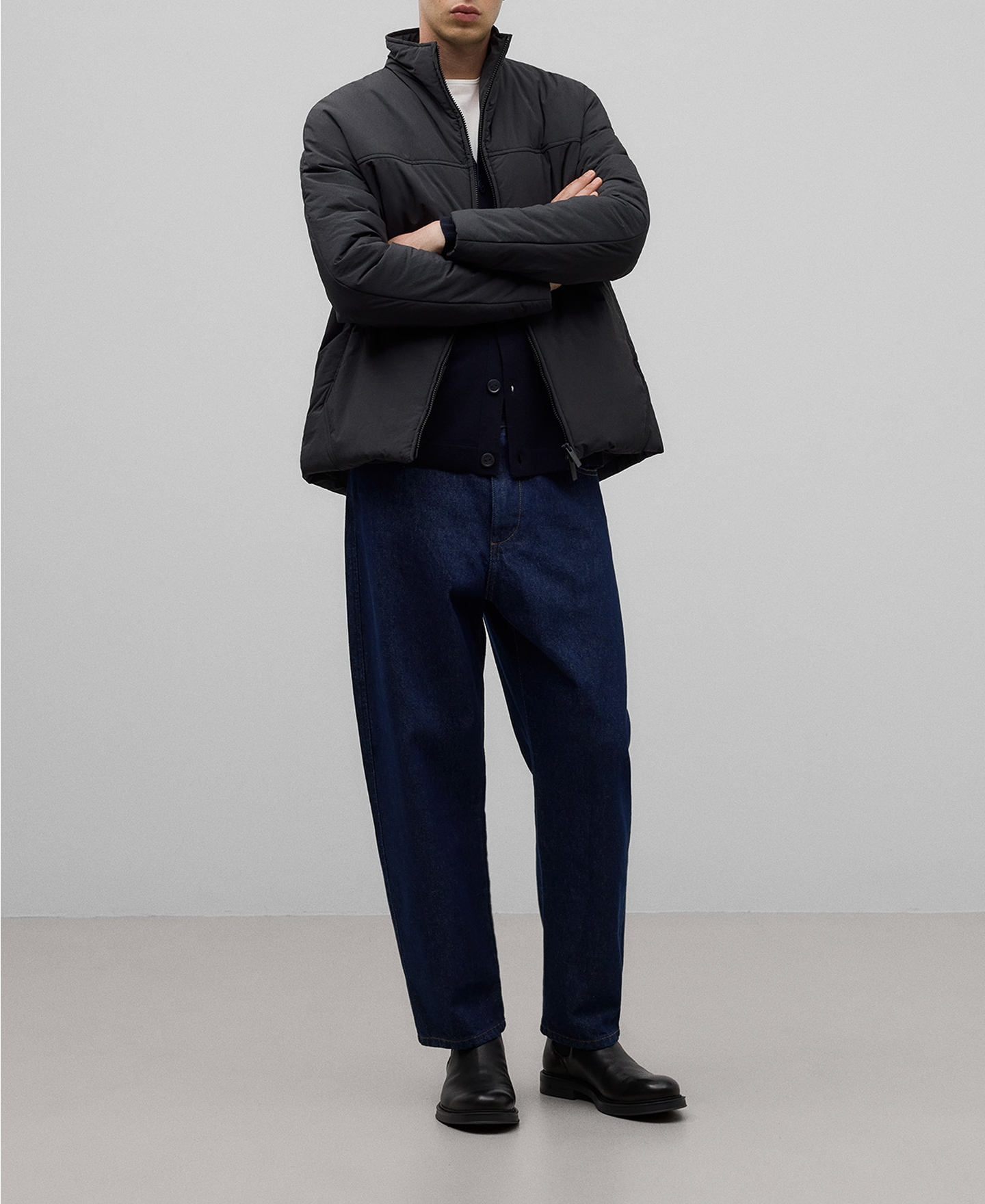 Black short jacket man image number 1