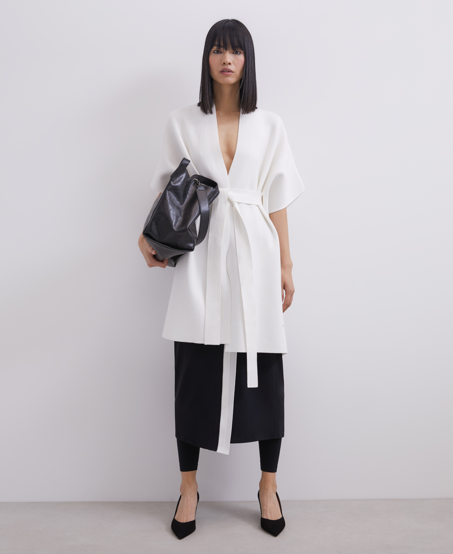 Cerrojillo knit kimono with belt image number 1
