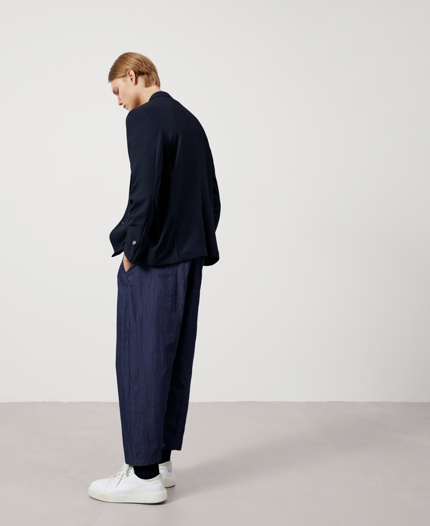 Two buttons tailored blazer image number 2