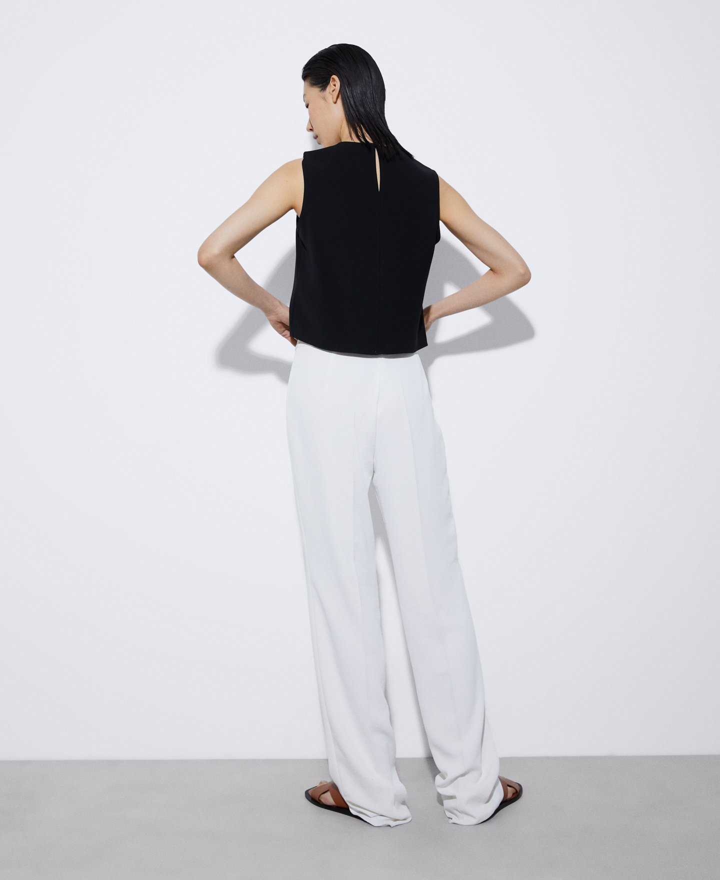 Straight high-waist trousers image number 2