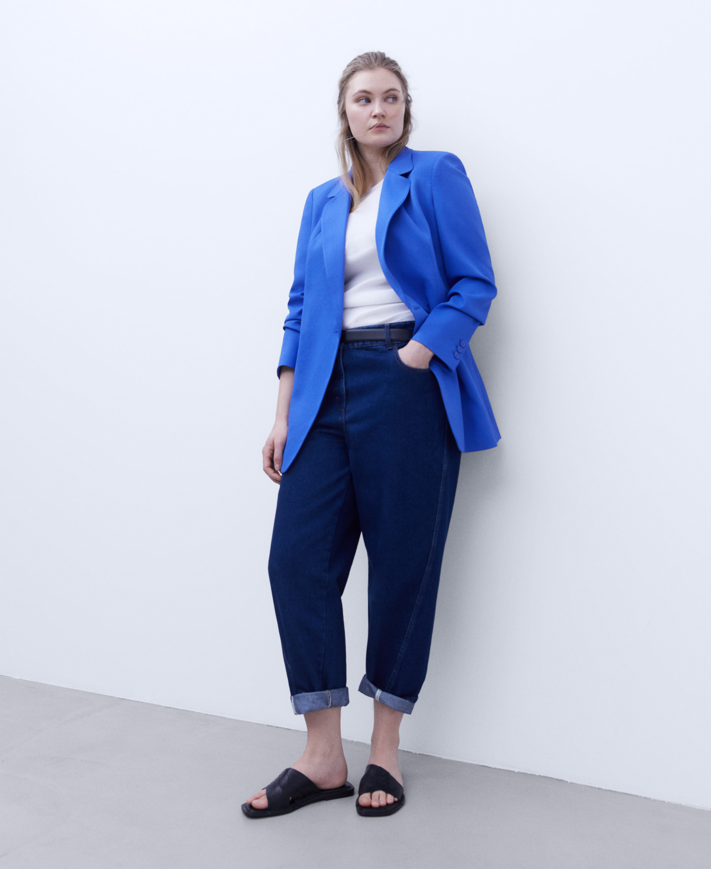 Blazer larga y entallada image number 1
