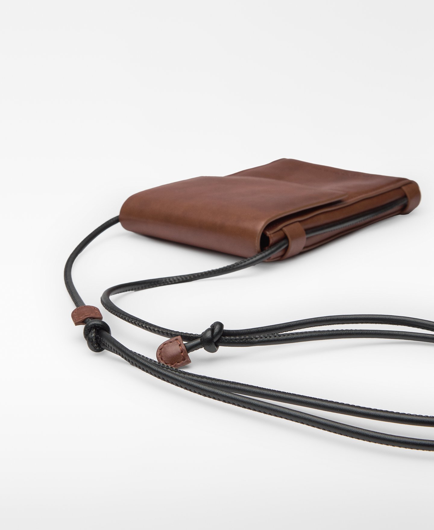 Leather mobile phone holder man image number 1