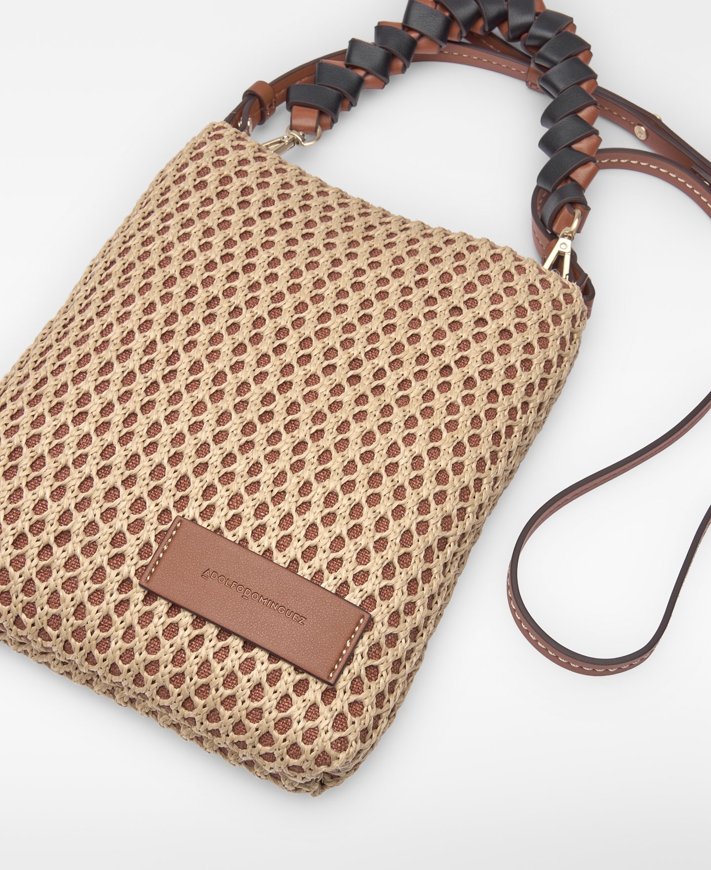 Raffia texture flat bag image number 2