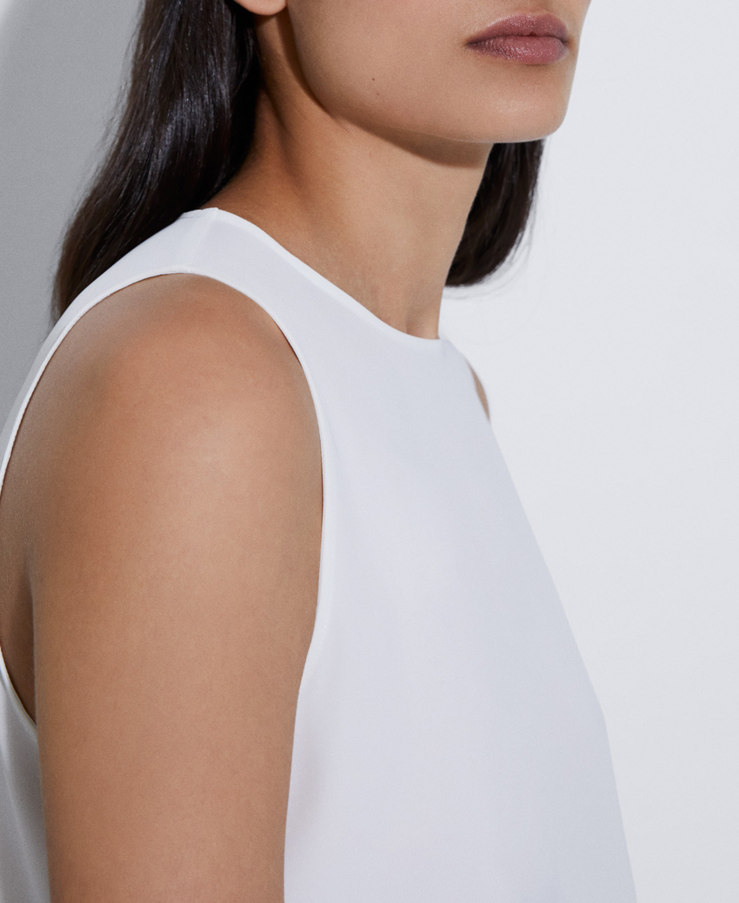 Halter neck cocktail top image number 3