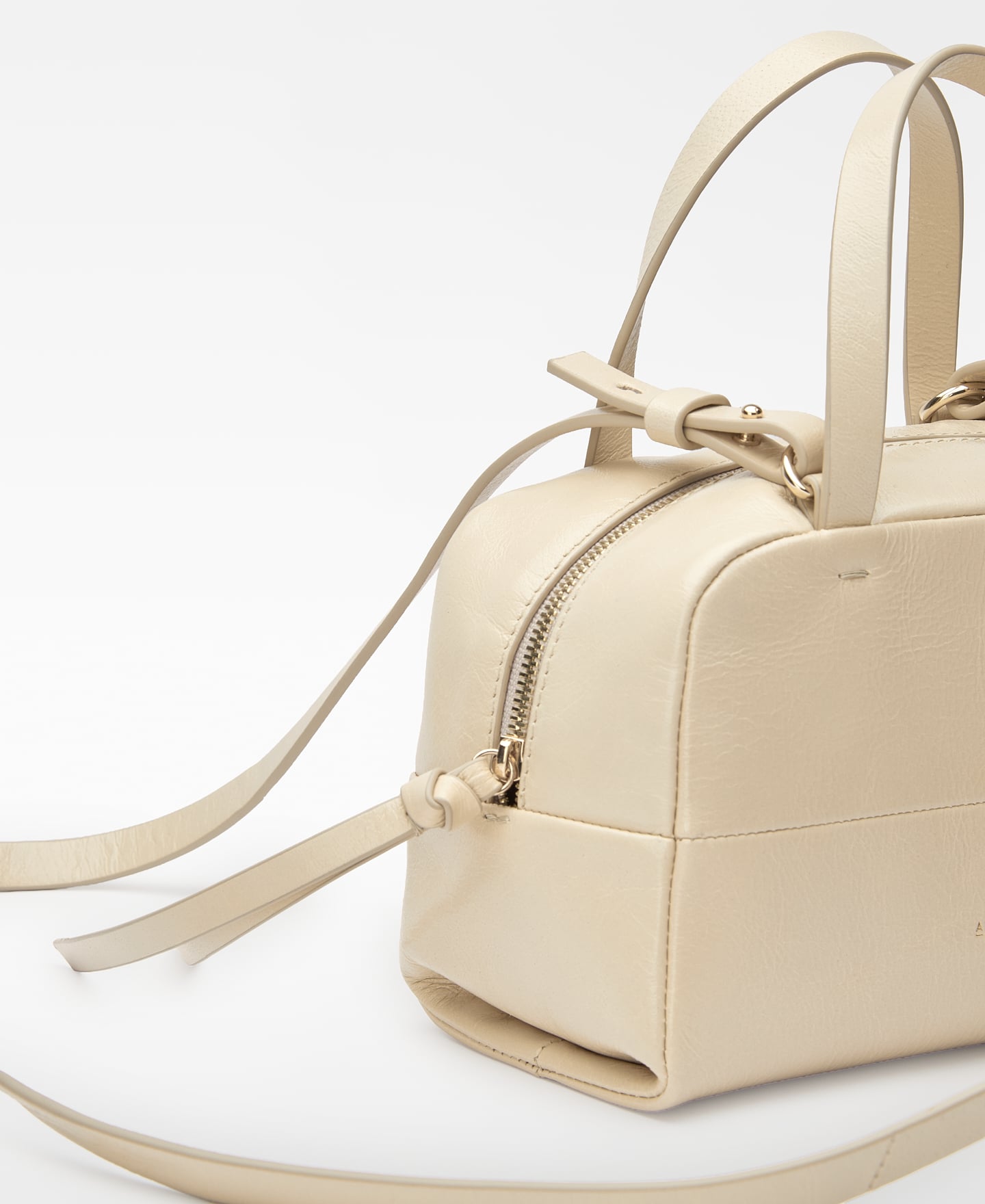 Ori&oacute;n leather mini bowling bag image number 3