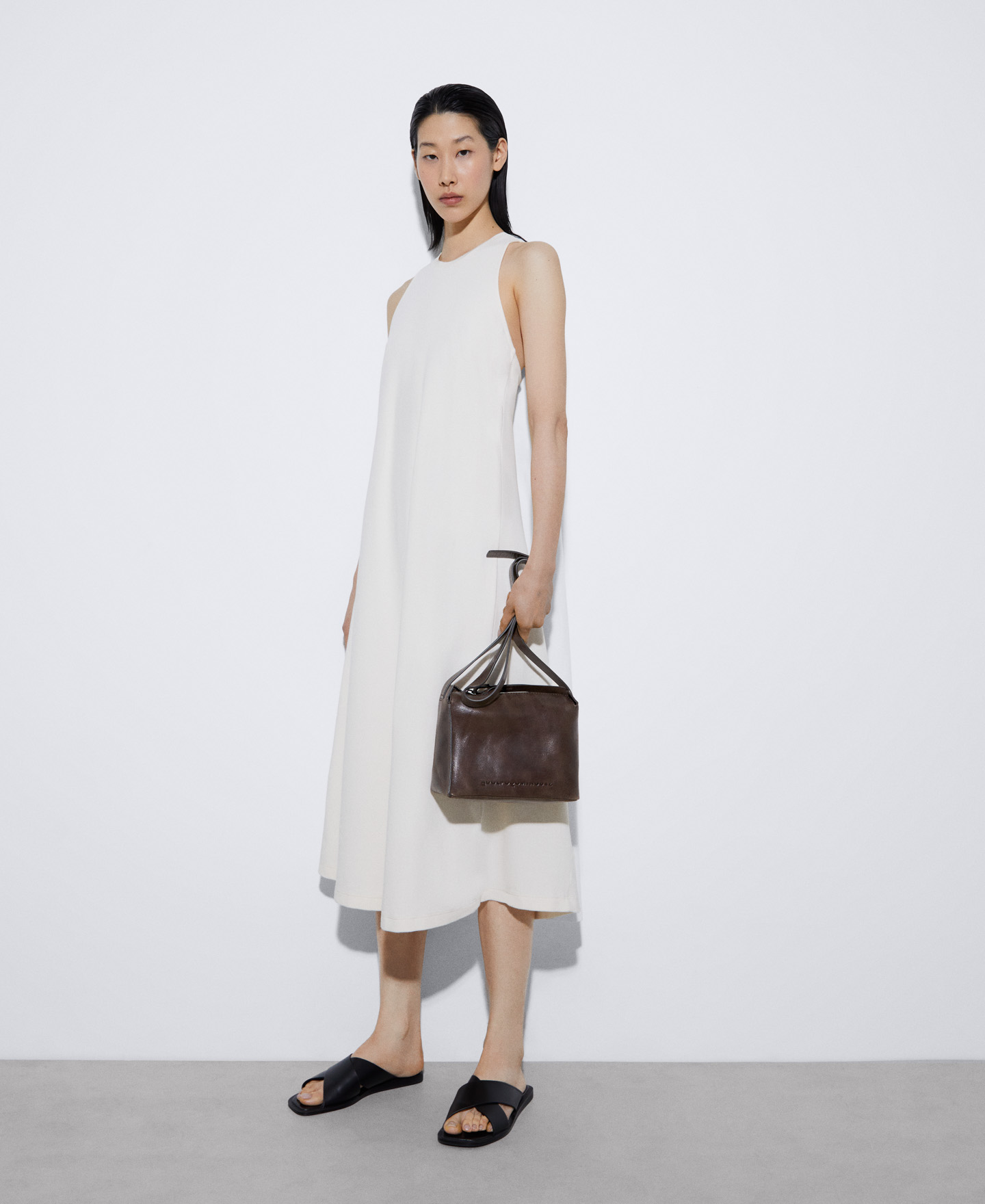 Irregular volume leather shoulder bag image number 3