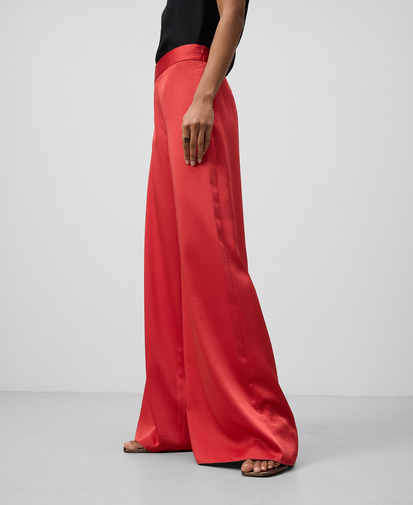 Pantalón pierna ancha rojo mujer image number 3