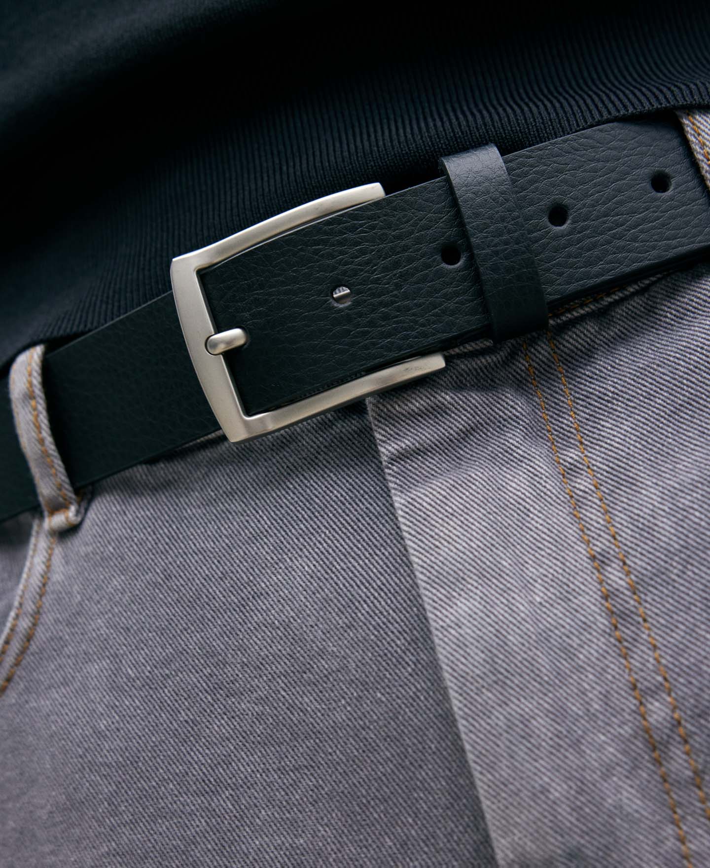 Black leather belt image number 3