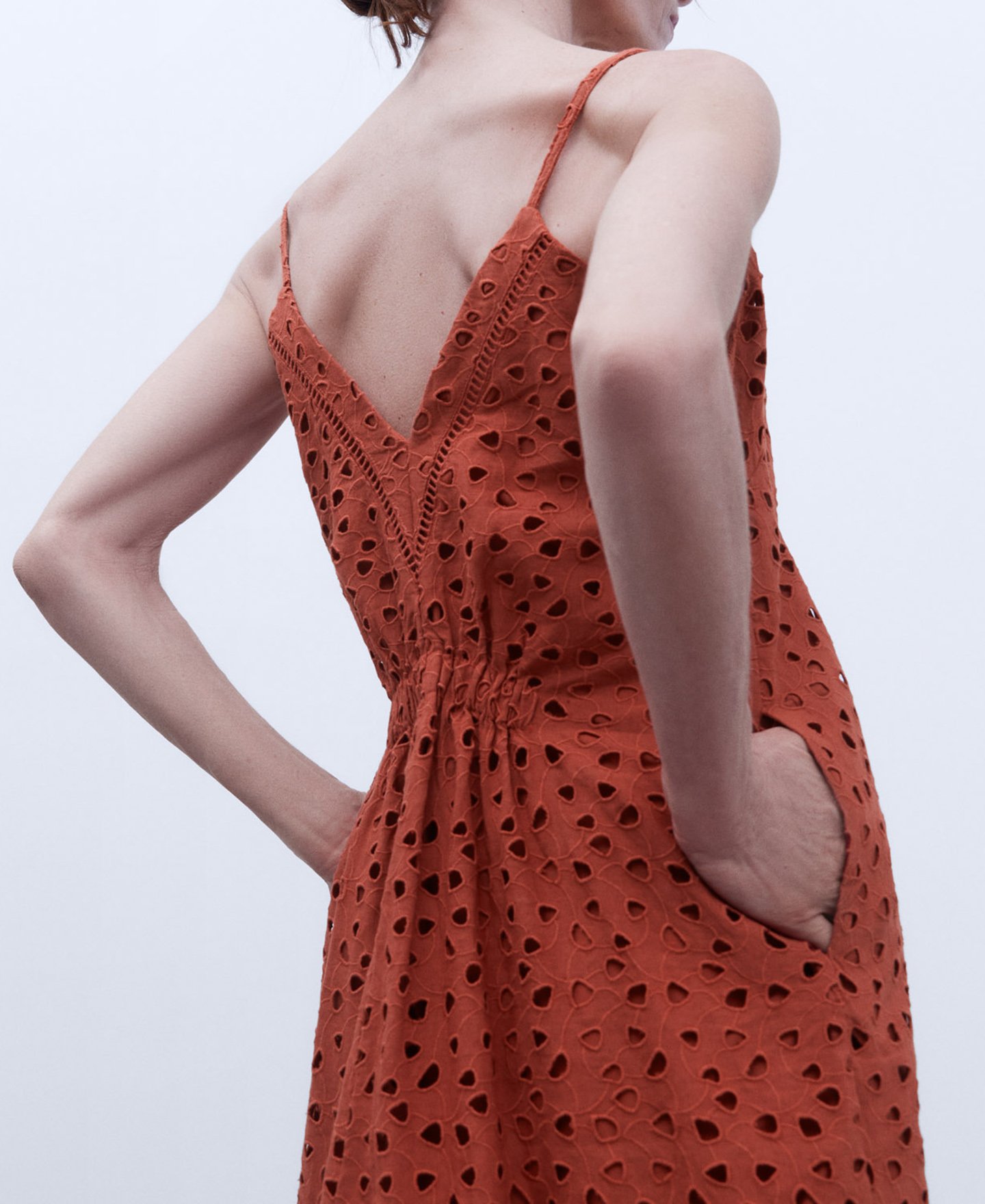 Linen and cotton V-neckline dress image number 3