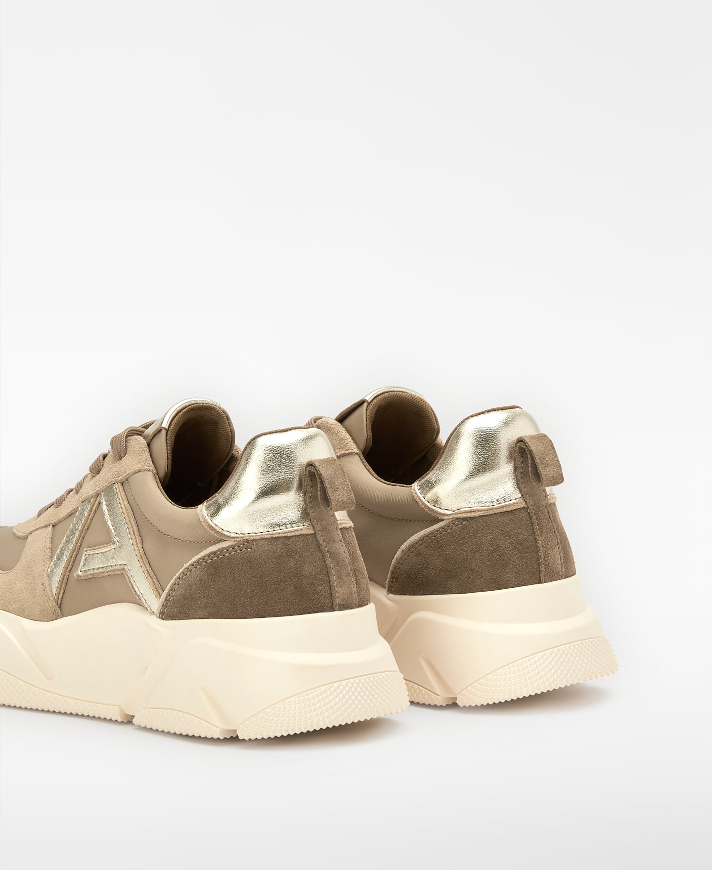 Plateau-Sneaker mit Maxi-Logo image number 2